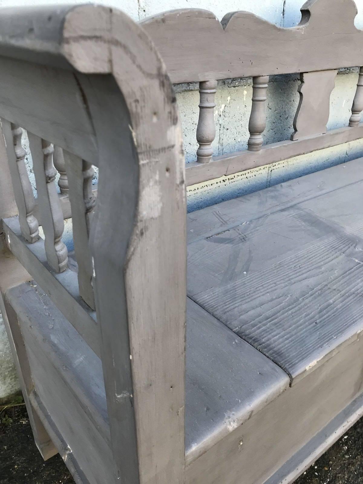 Beautiful Swedish Painted Bench/Settle, Storage Box, Painted For Sale 1