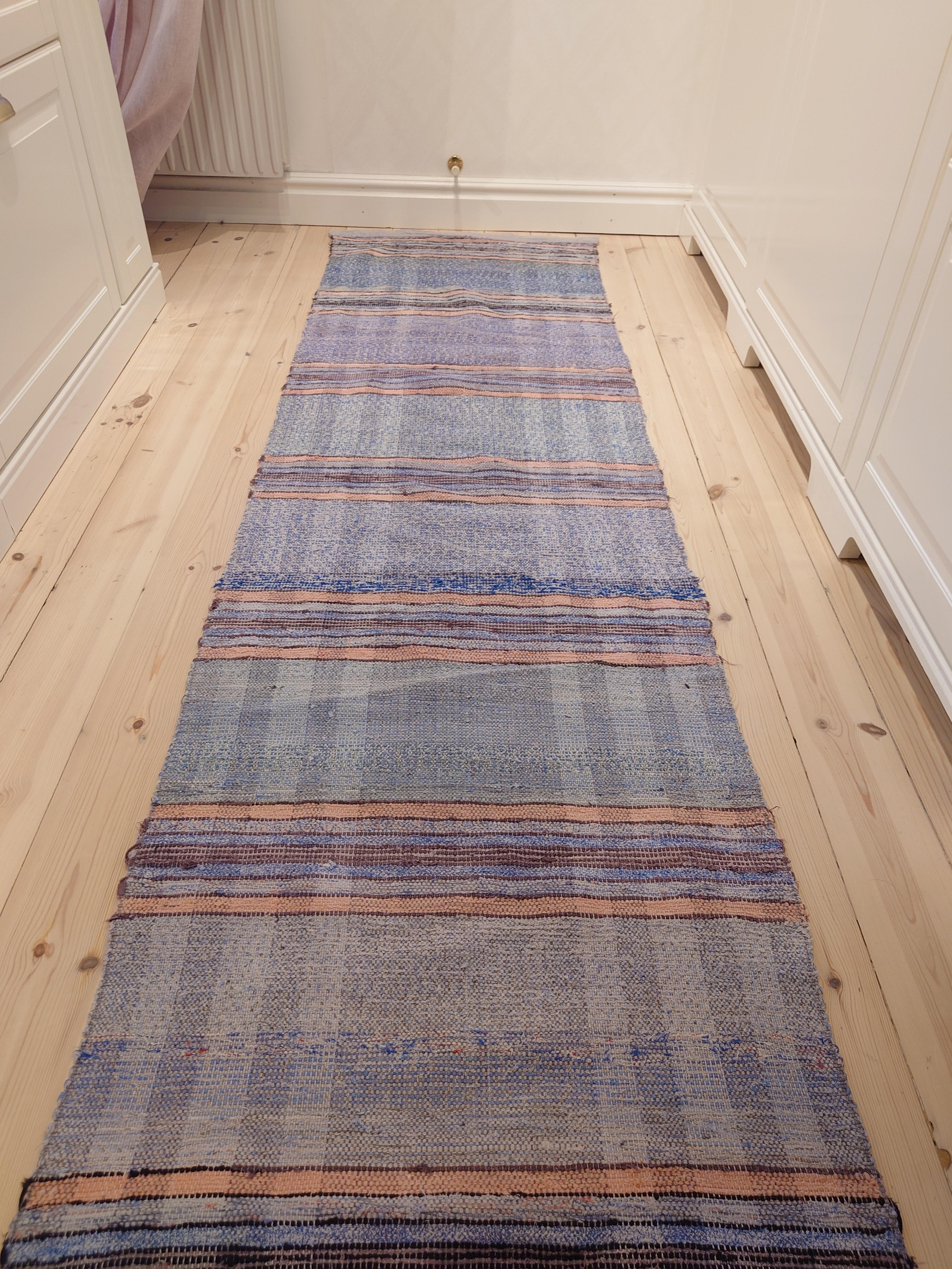Cotton Beautiful Swedish Rag rug country hand woven For Sale