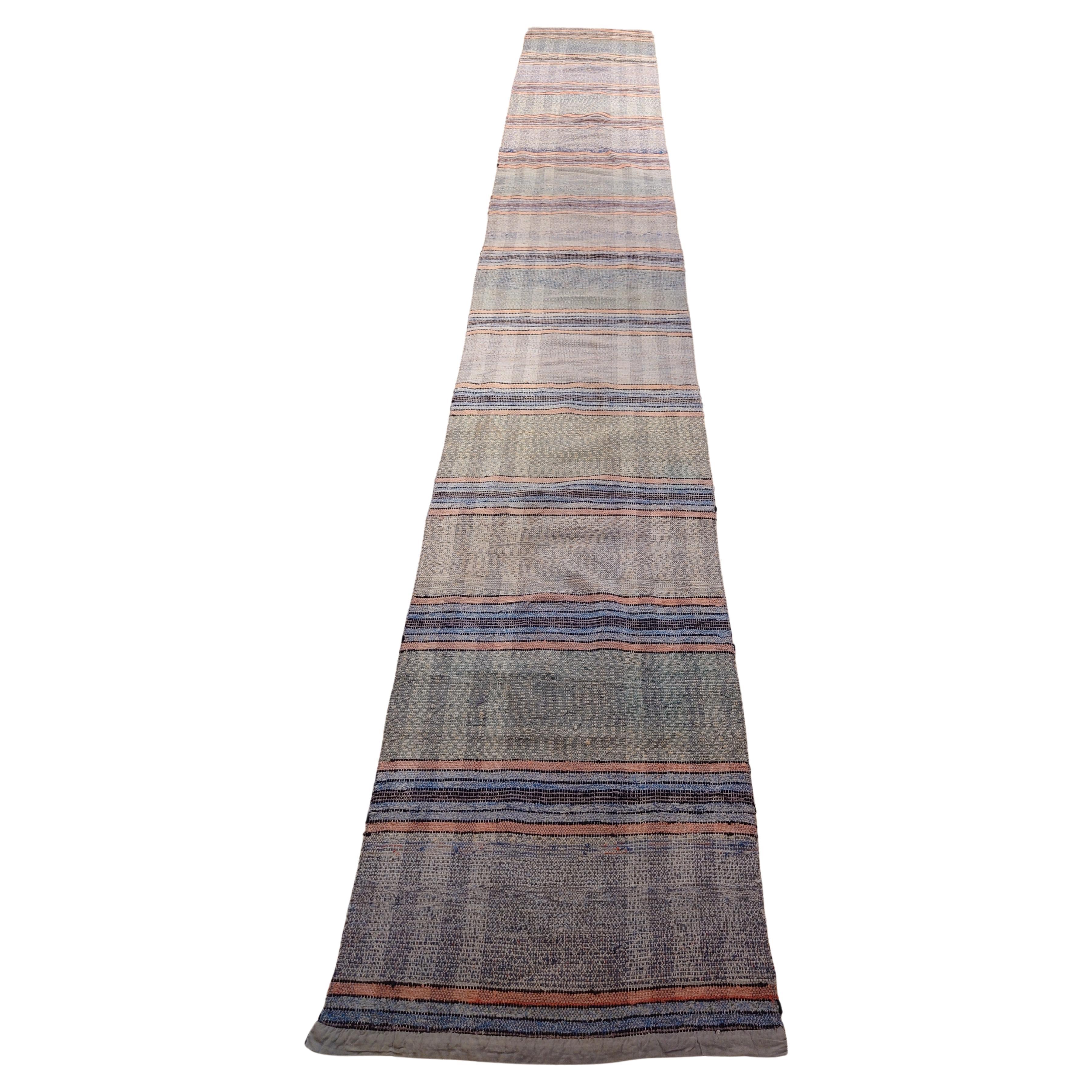 Beautiful Swedish Rag rug country hand woven For Sale