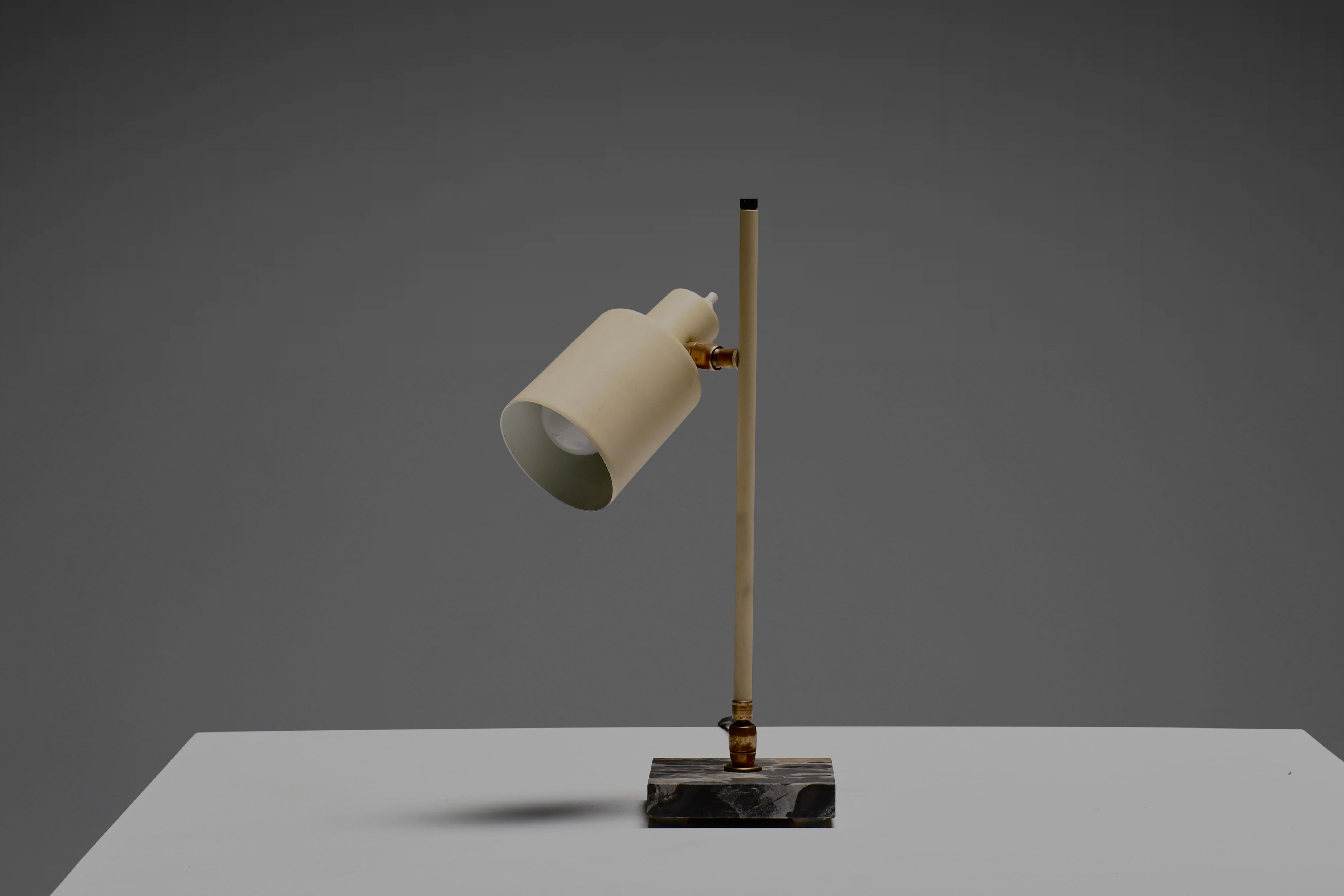 Mid-Century moderno Bellissima lampada da tavolo di Stilux Milano in metallo e marmo, Italia, anni '50 in vendita