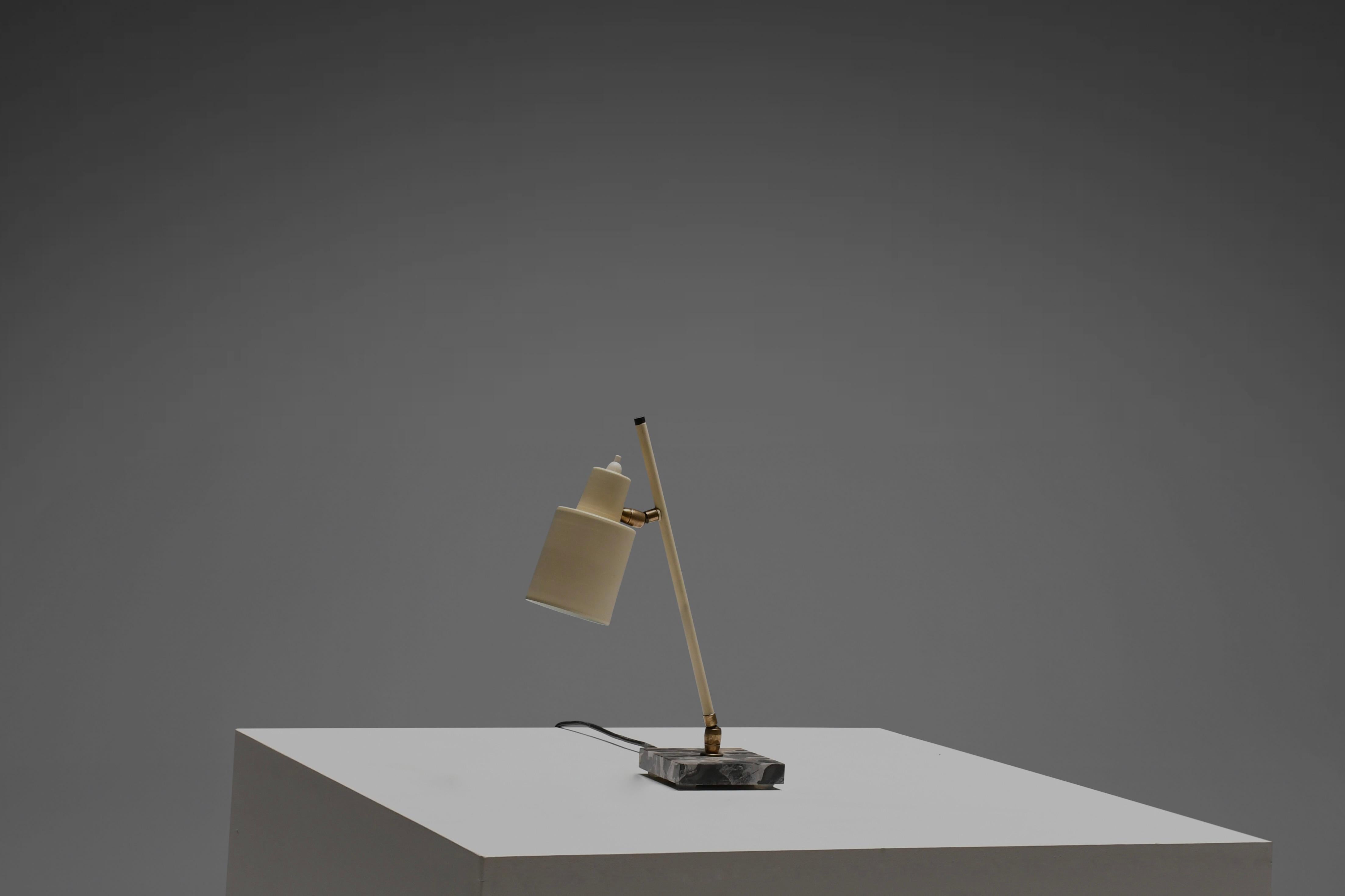 Italiano Bellissima lampada da tavolo di Stilux Milano in metallo e marmo, Italia, anni '50 in vendita