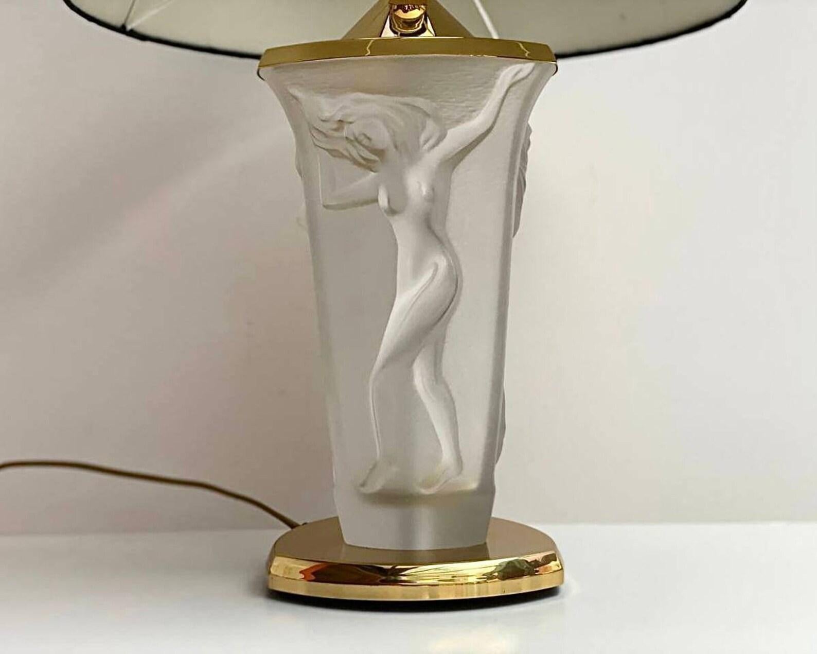 Beautiful Table Lamp with Three Embossed Graces on the Opaque Glass, Vintage For Sale 1