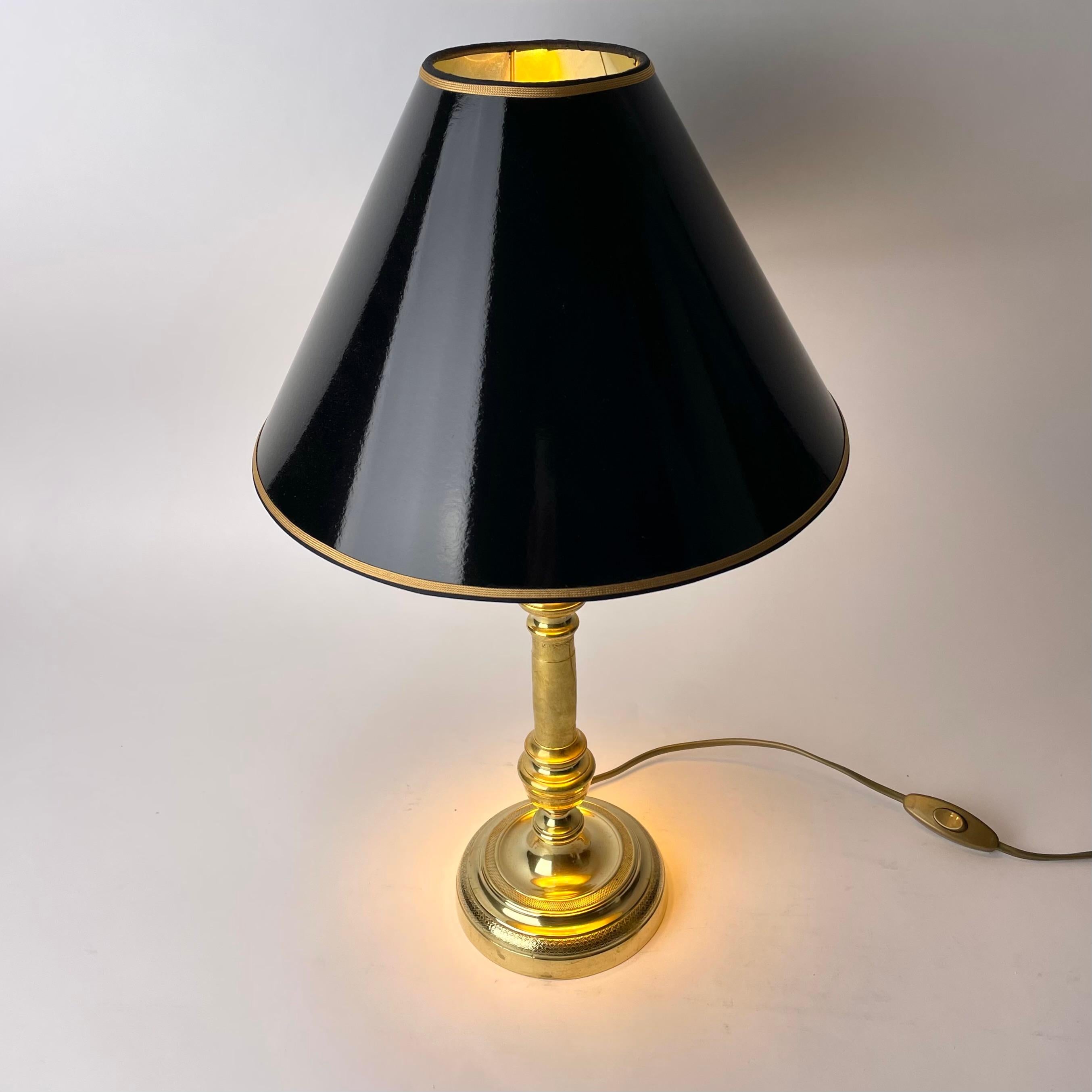 French Beautiful tablelamp originally a Empire Candlestick i bronze. From 1820s For Sale