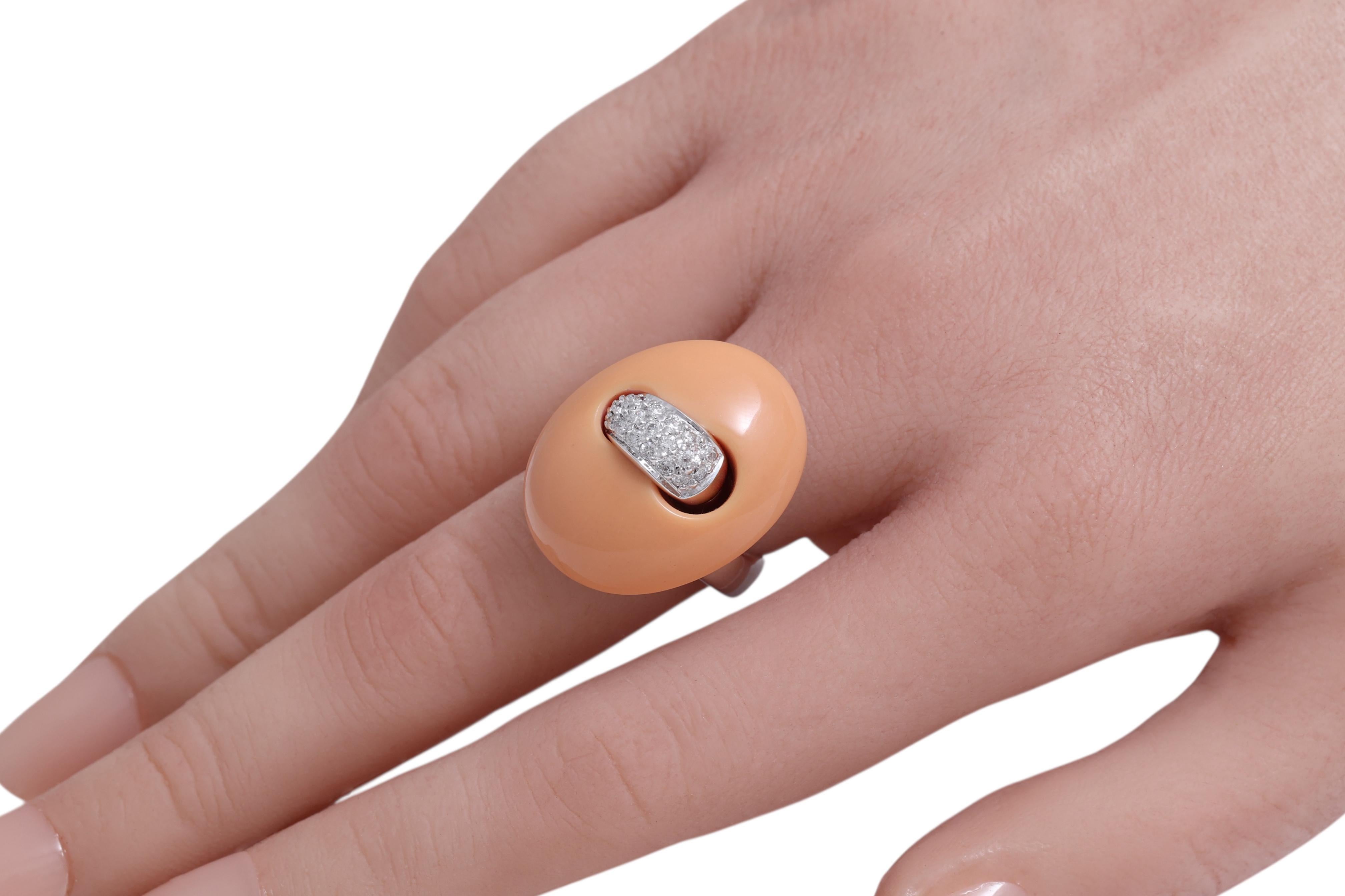 Magnifique bague Talento Italiano avec un grand corail naturel et des diamants en vente 5