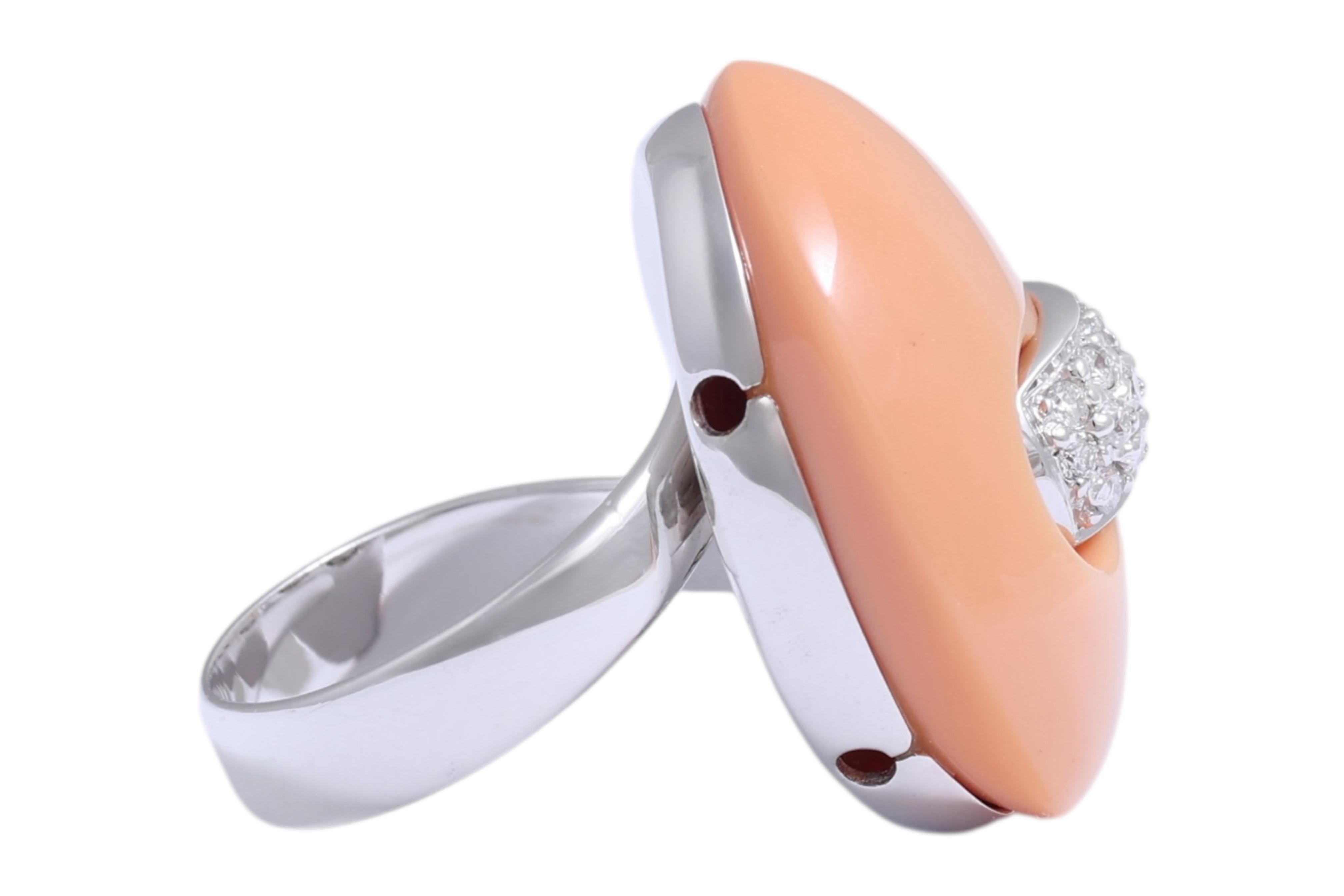 Magnifique bague Talento Italiano avec un grand corail naturel et des diamants Neuf - En vente à Antwerp, BE