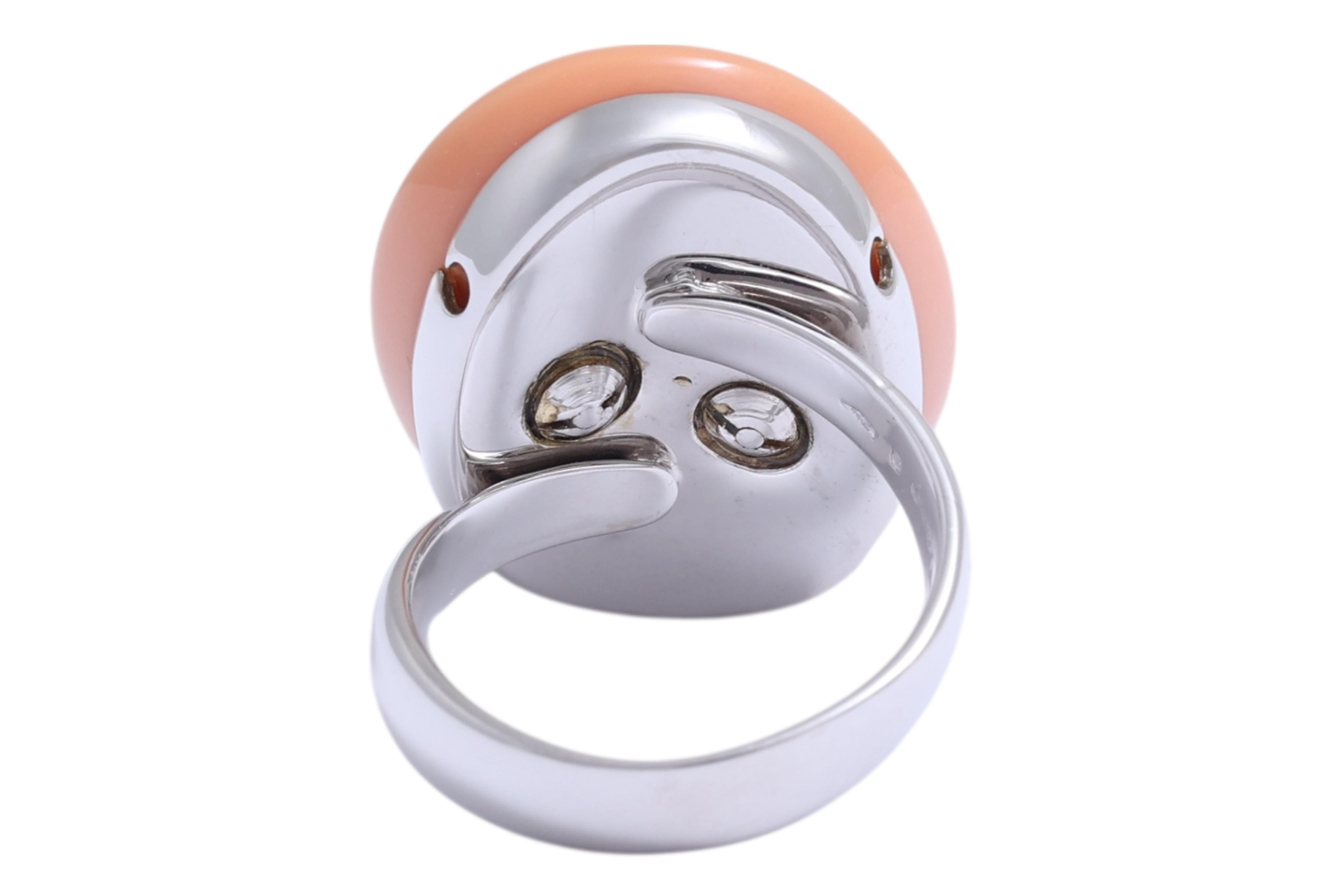 Magnifique bague Talento Italiano avec un grand corail naturel et des diamants en vente 3