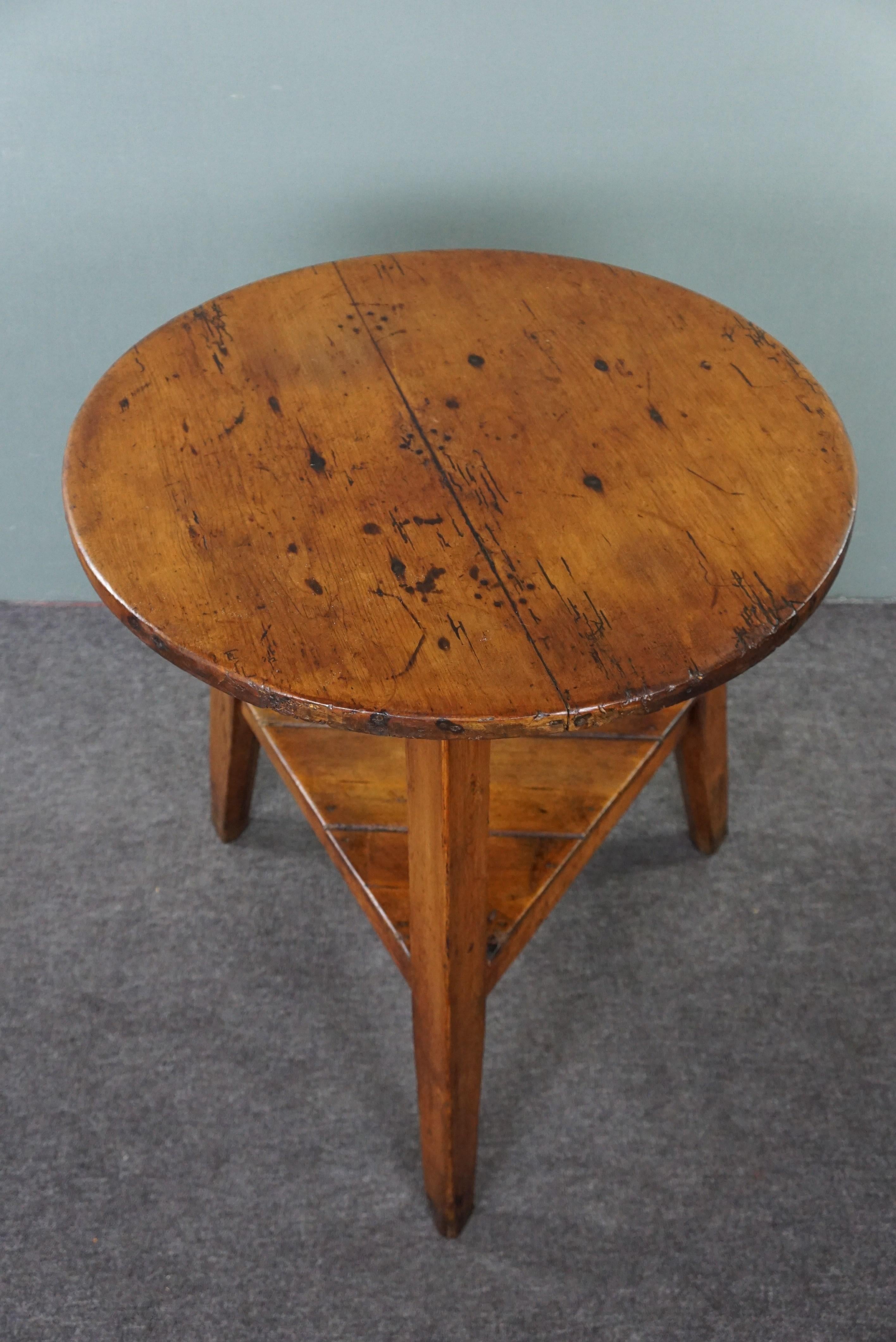 Early 19th Century Beautiful tall early 19th-century English pinewood cricket table with original n For Sale