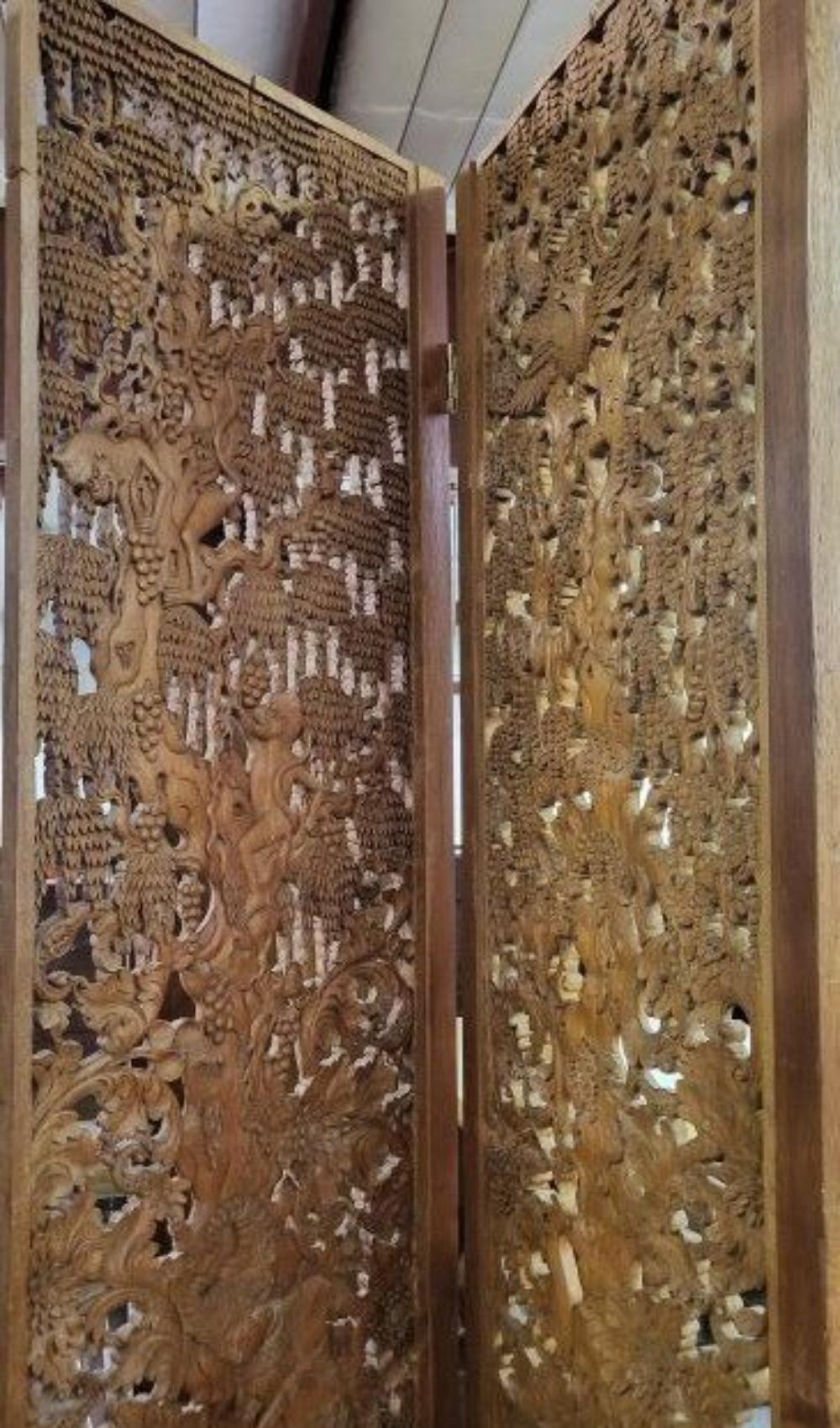 Early 20th Century Beautiful Tall Thai Dividers with Heavy Wood Carving For Sale