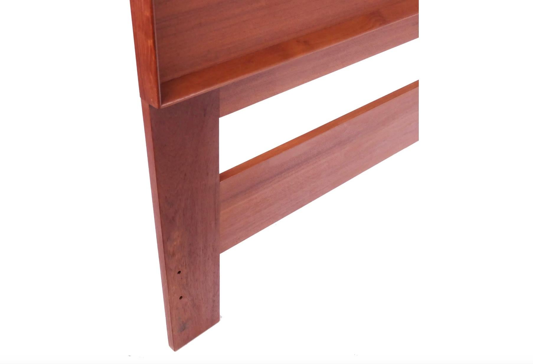Schönes dänisches Mid-Century-Modern-King-Kopfteil aus Teakholz, hergestellt in Dänemark (Dänisch)