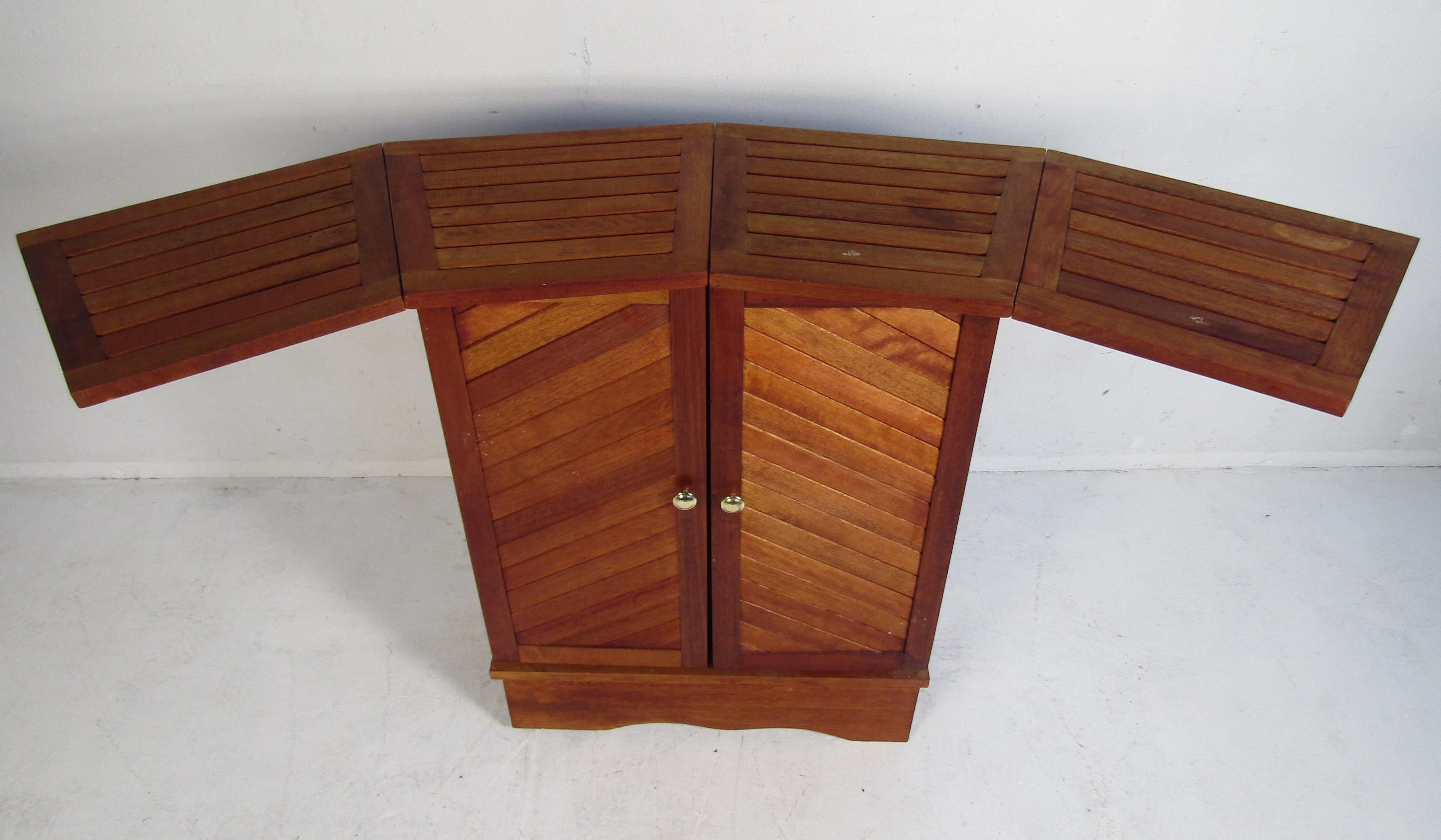 Mid-Century Modern Beautiful Teak Expanding Bar with Two Bar Stools