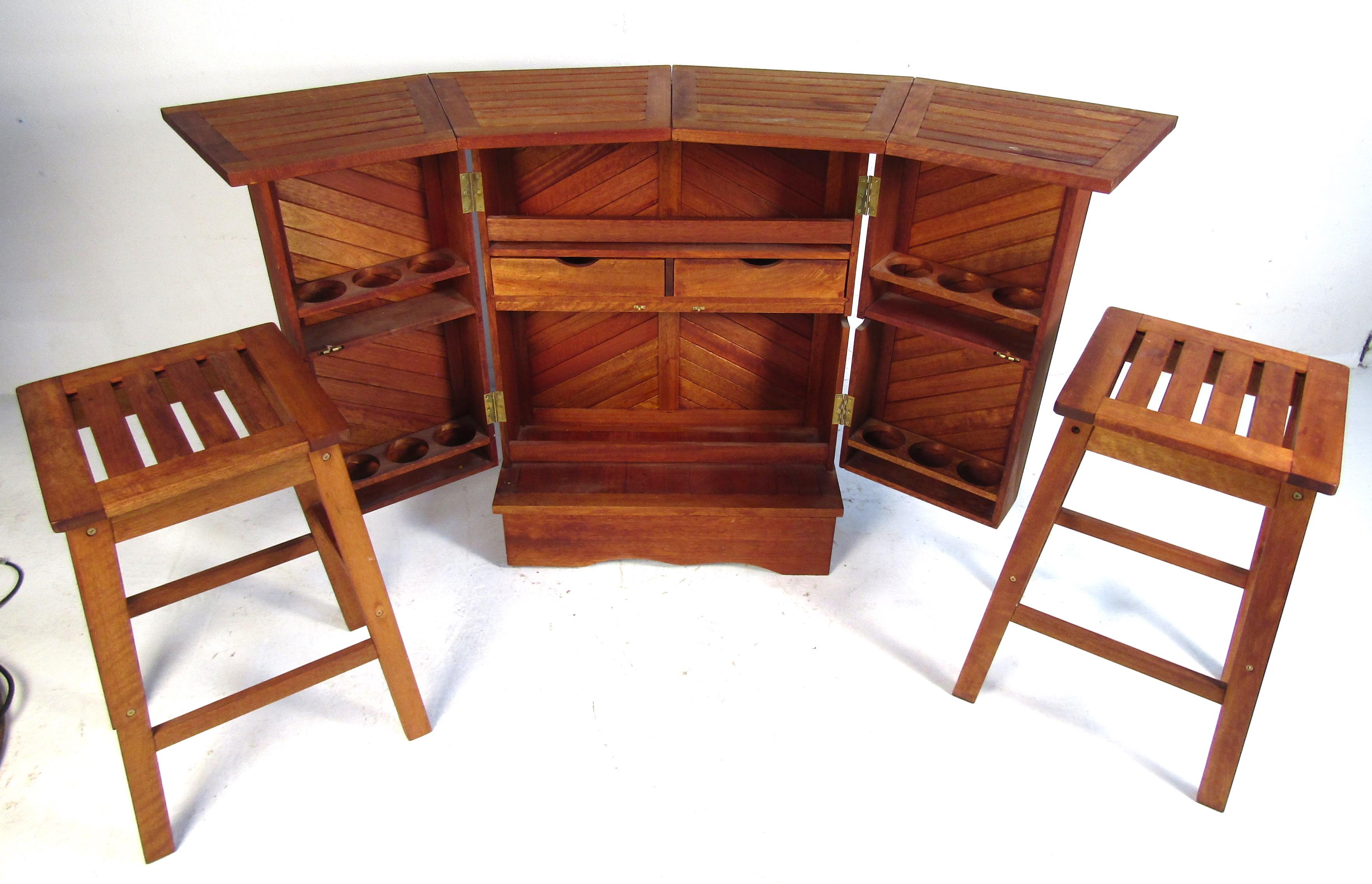 Beautiful Teak Expanding Bar with Two Bar Stools In Good Condition In Brooklyn, NY