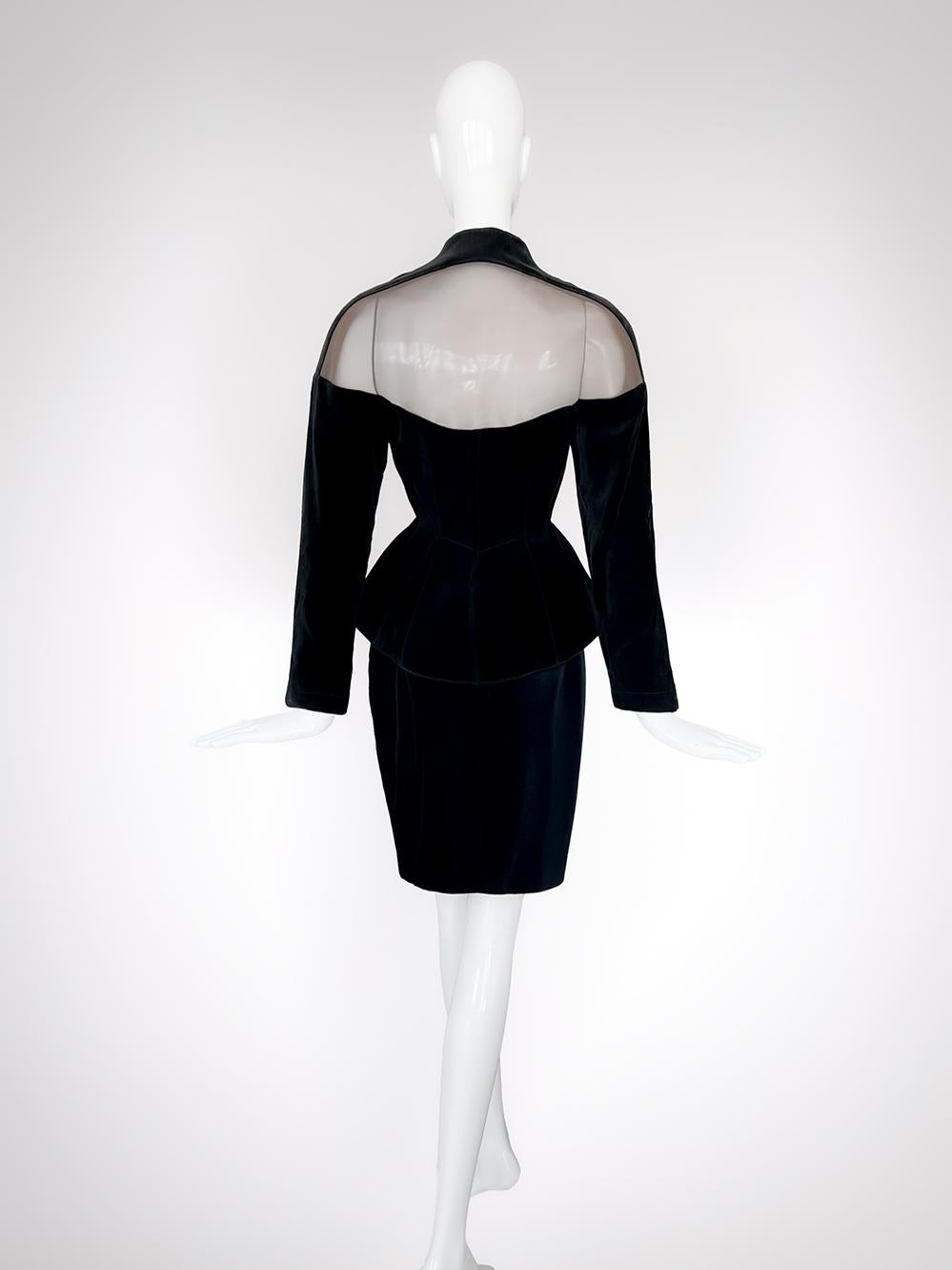 Beautiful Teasing Thierry Mugler Ensemble Black Velvet Mesh Cutout Skirt Suit In Good Condition In Berlin, BE