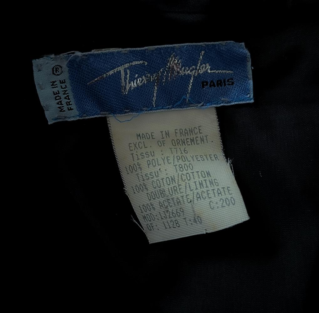 Nero Beautiful Thierry Mugler Sculptural Black Dress FW1993 Velvet Details in vendita