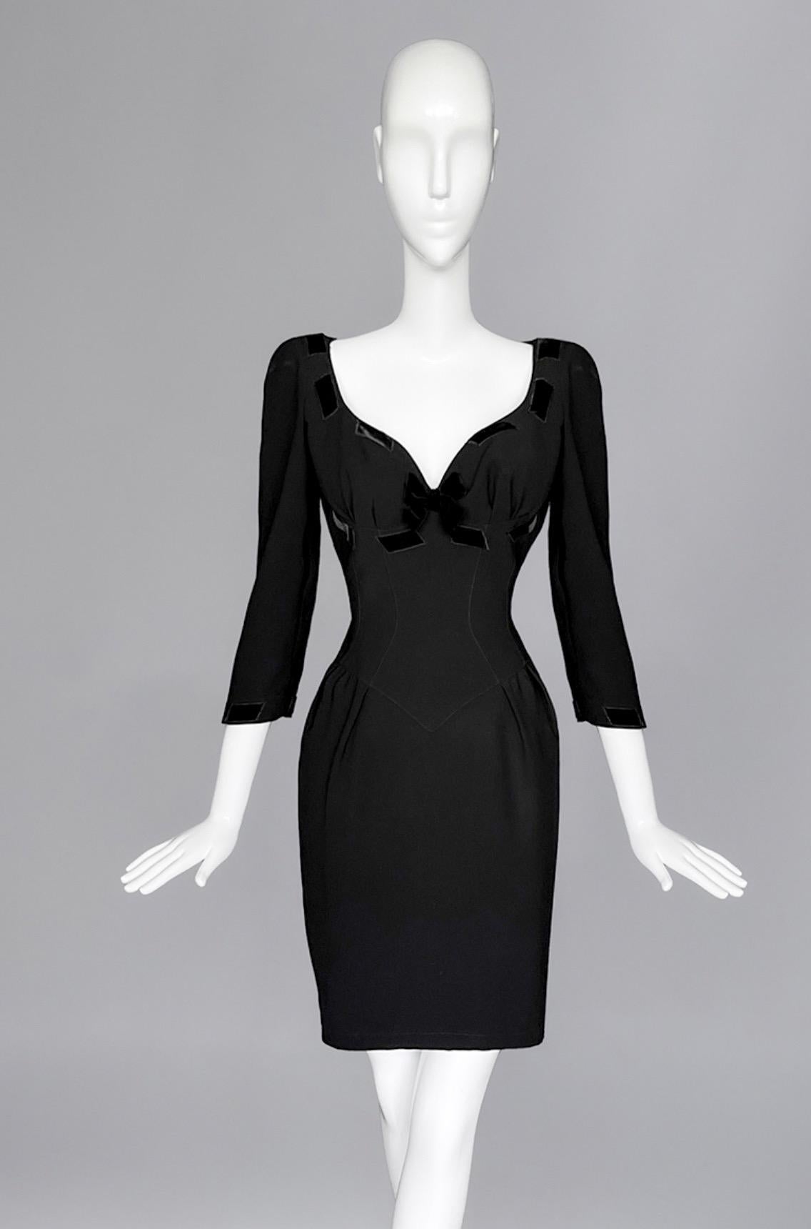 Beautiful Thierry Mugler Sculptural Black Dress FW1993 Velvet Details