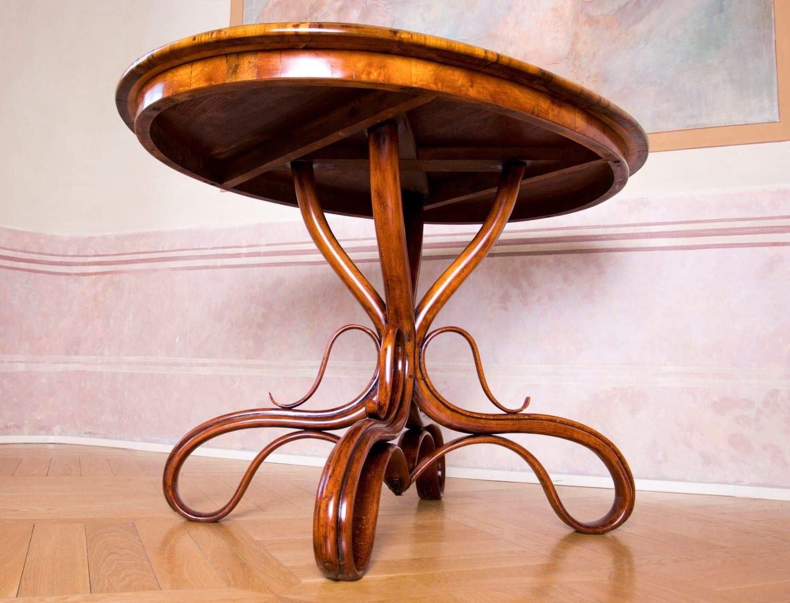 Austrian Beautiful Thonet Restored Table, Art Nouveau, 19th Century For Sale