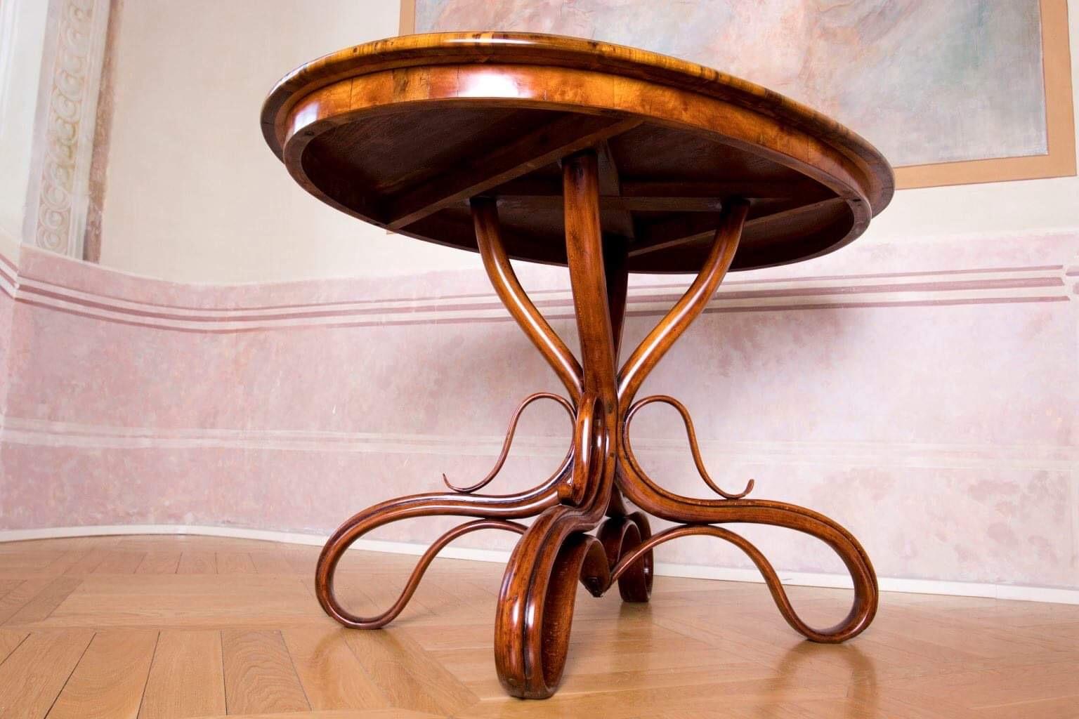 Anodized Beautiful Thonet Restored Table, Art Nouveau, 19th Century For Sale
