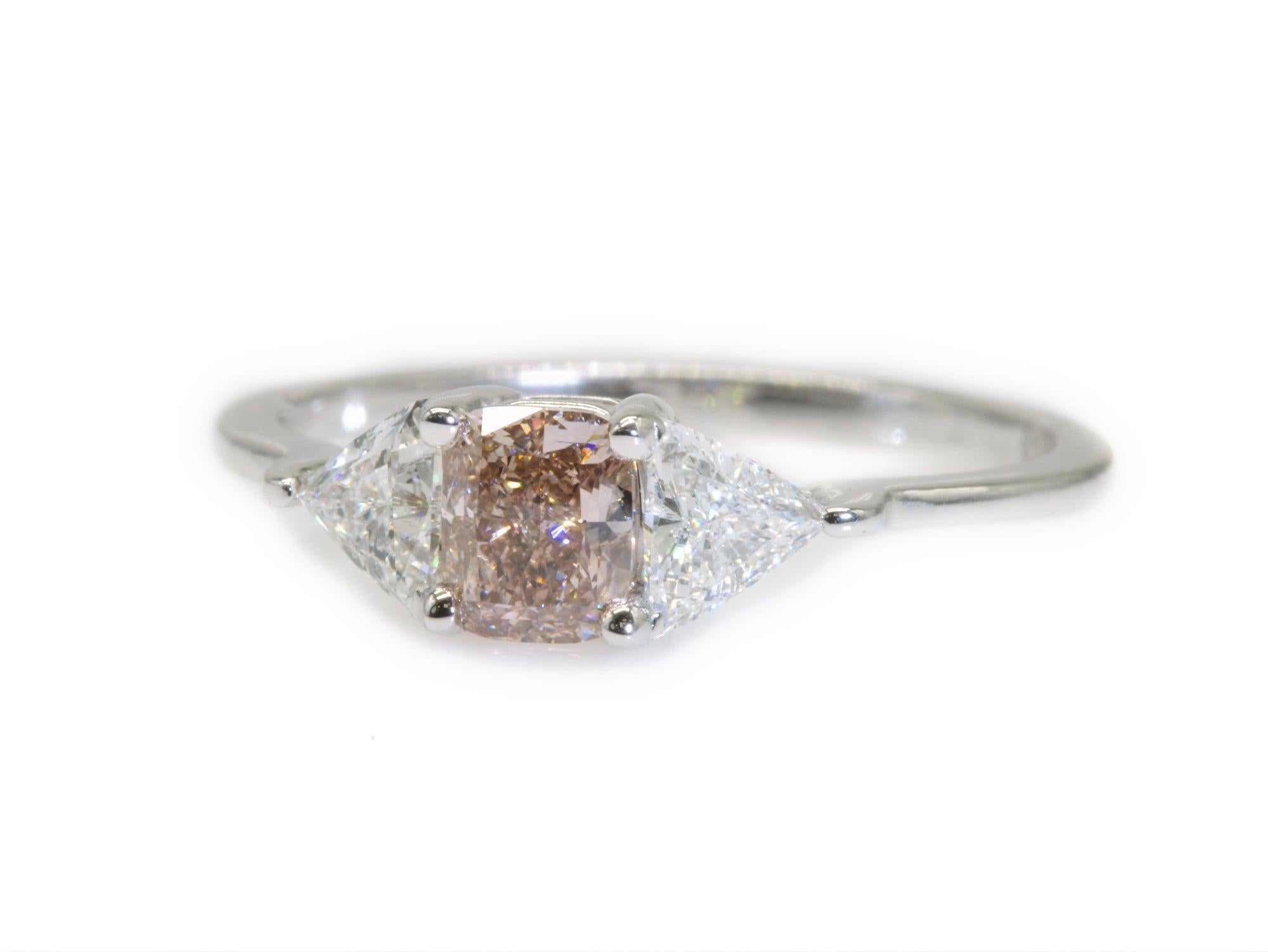 Beautiful Three Stone Ring with 0.45 Ct Natural Diamonds, GIA Certificate 2