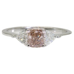 Beautiful Three Stone Ring with 0.45 Ct Natural Diamonds, GIA Certificate