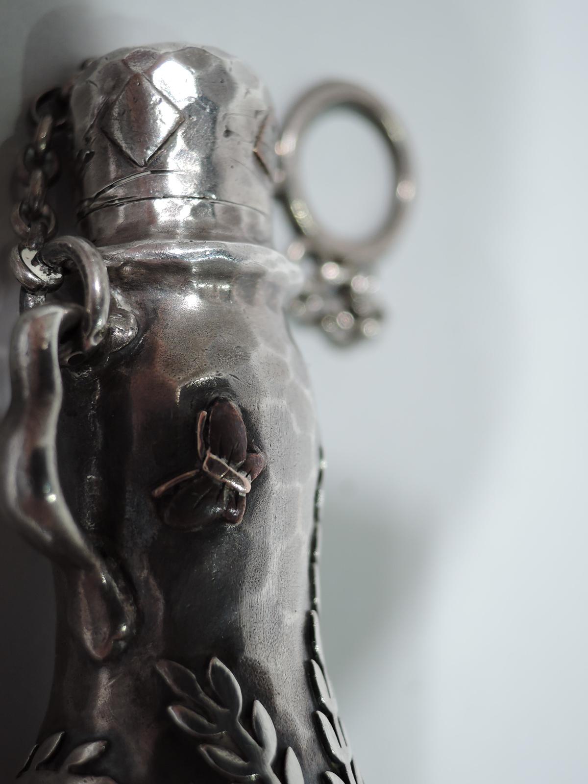 Schöner Tiffany Chatelaine-Parfüm aus Sterlingsilber und gemischtem Metall (Gehämmert) im Angebot
