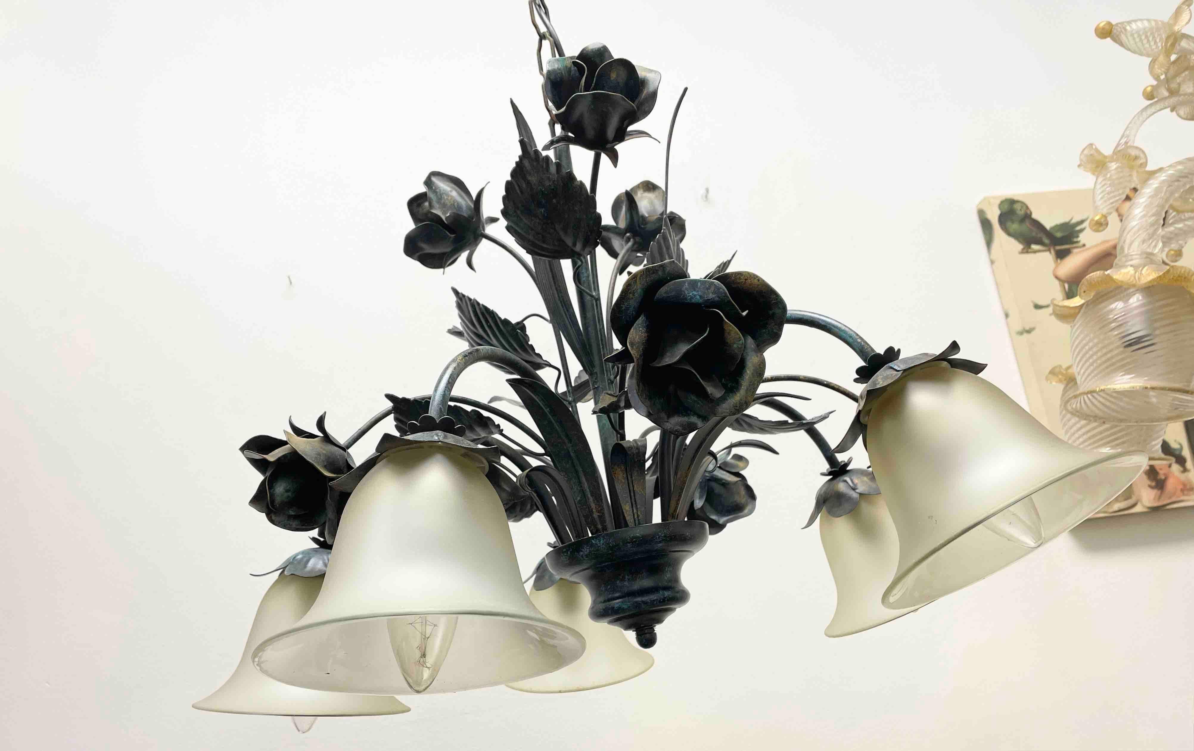 Tedesco Bellissimo lampadario a cinque luci Tole Florentine Florence, Honsel Leuchten, anni '80 in vendita