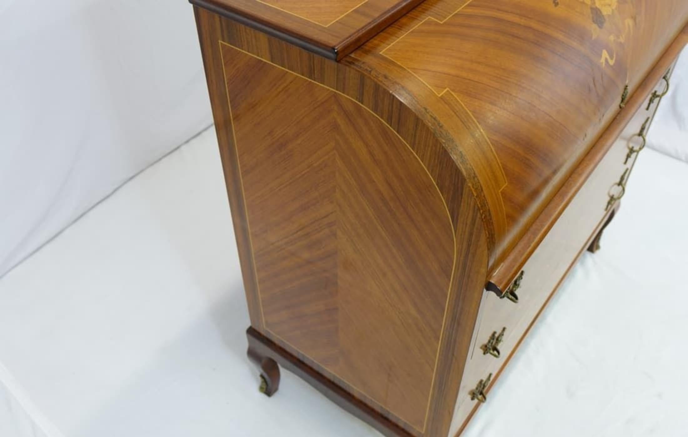 Beautiful Top Down Italian Wood Desk With Inlay For Sale 11
