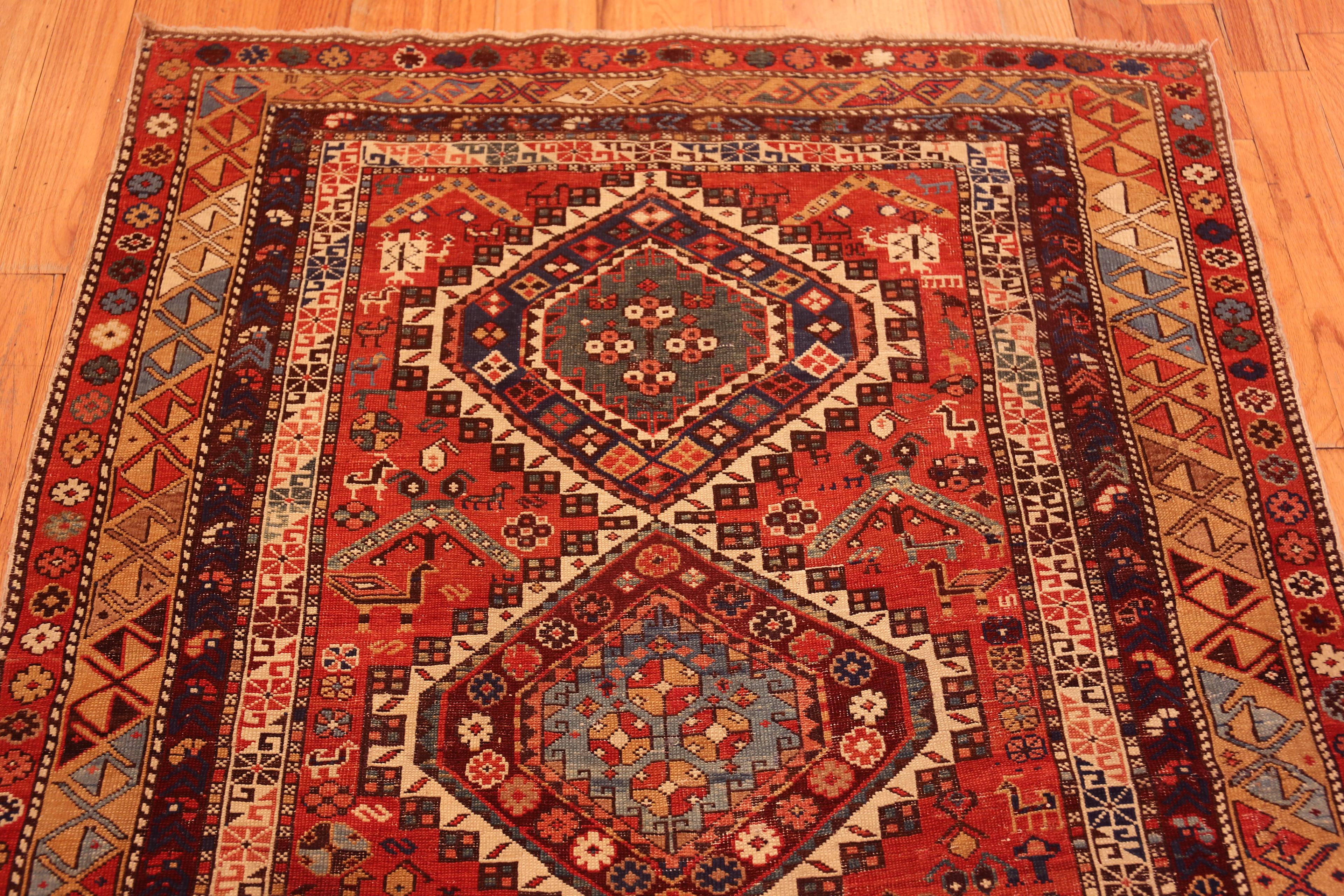 Caucasien Magnifique tapis Shirvan caucasien rustique et tribal, d'antiquités, de 4' x 5'6