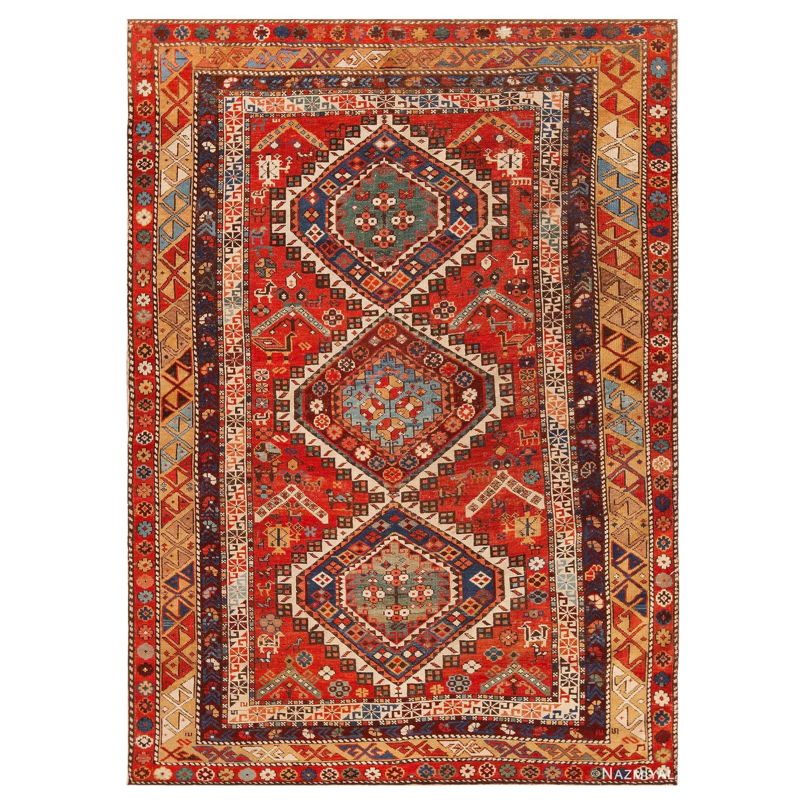 Magnifique tapis Shirvan caucasien rustique et tribal, d'antiquités, de 4' x 5'6" en vente