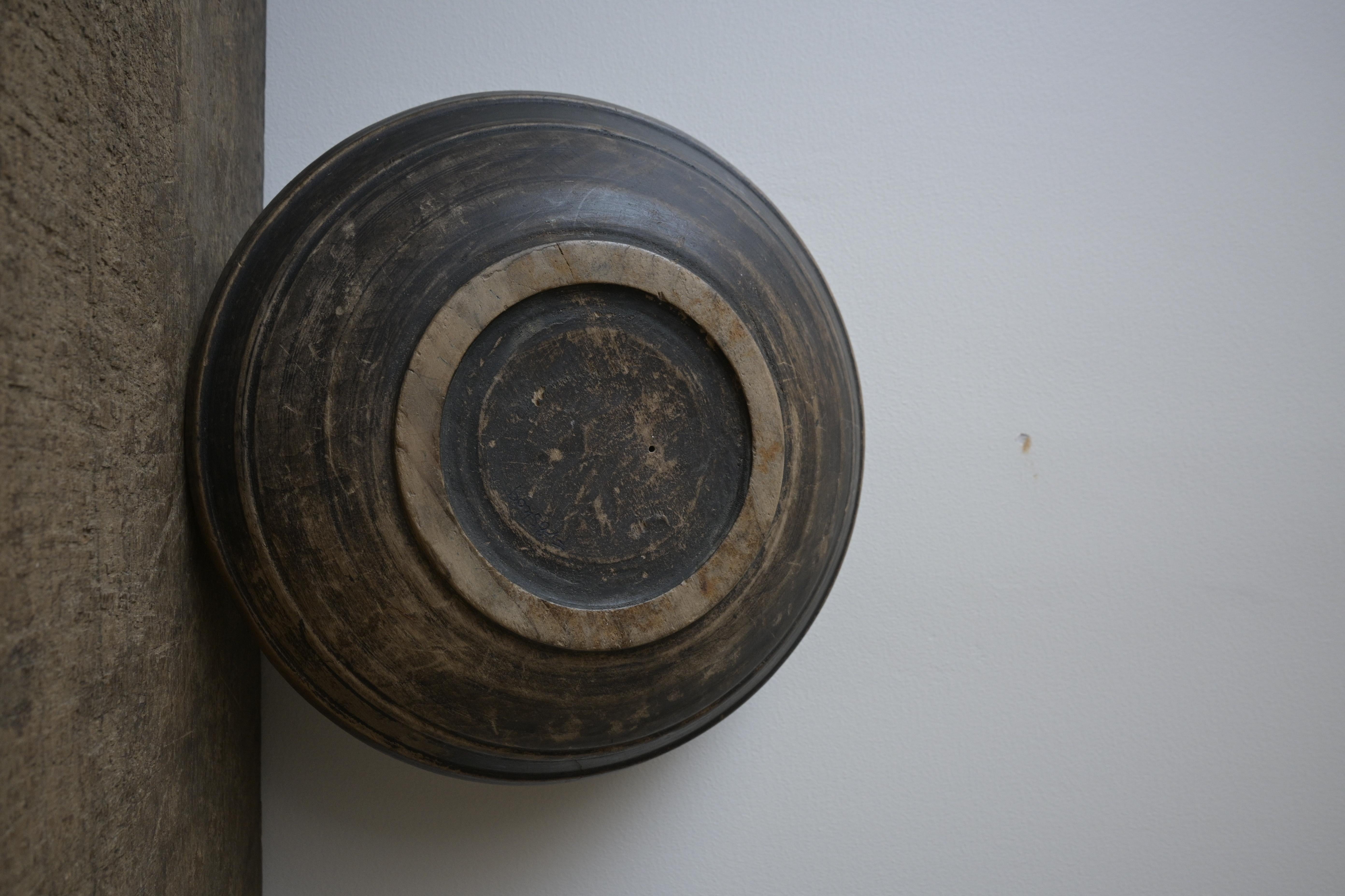 Precioso cuenco de madera de abedul torneada de Bohuslän, Suecia, hacia 1750 siglo XVIII en venta