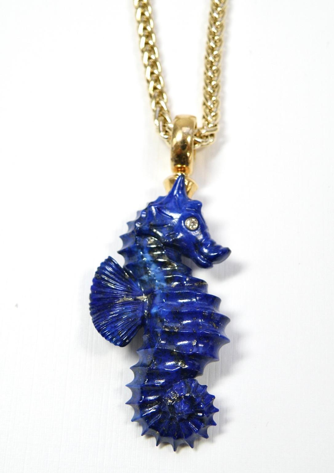 Beautiful Two-Sided Lapis Lazuli Seahorse In New Condition In Cohasset, MA