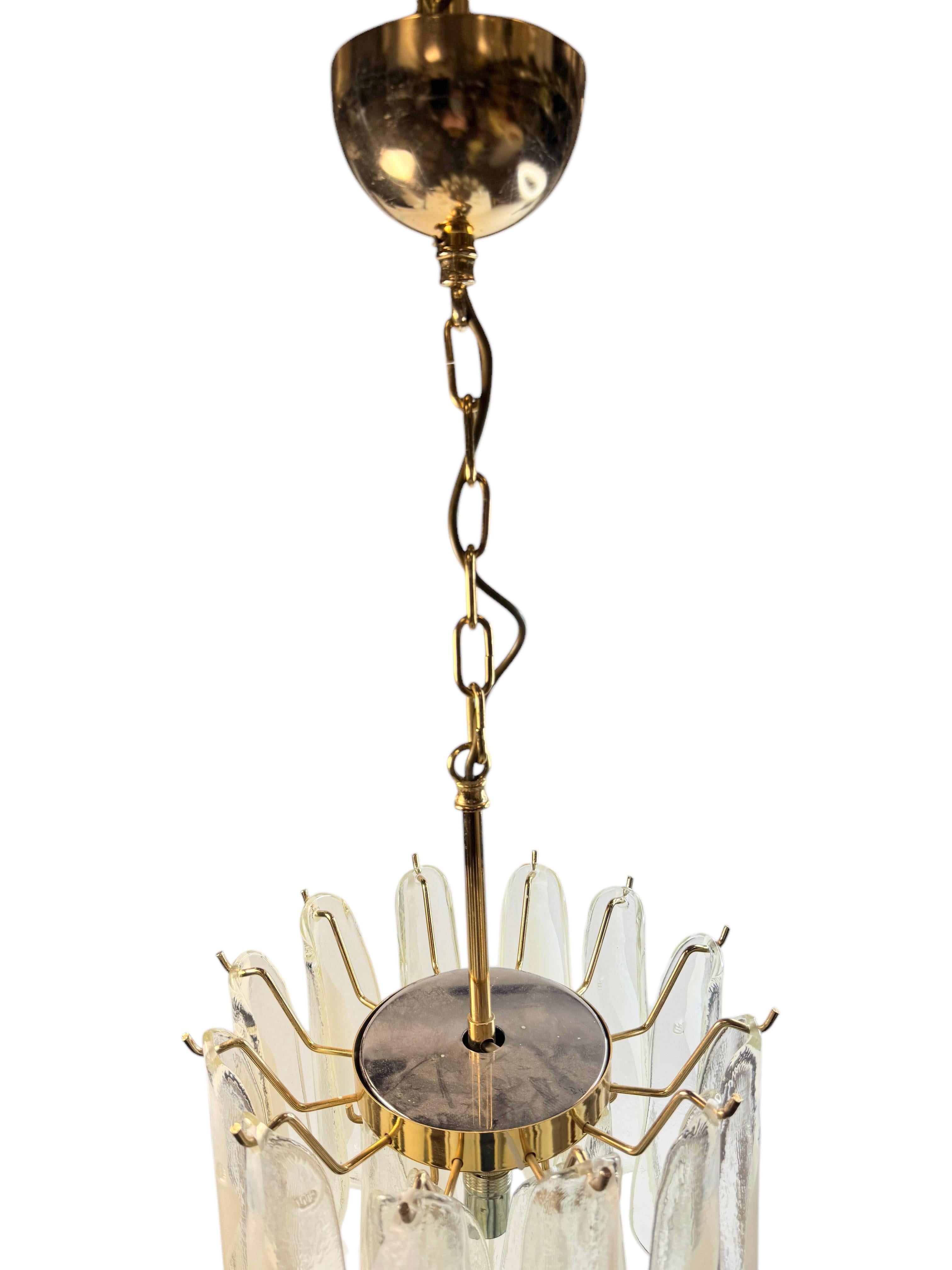 Bellissimo lampadario a due piani con petali in vetro di Murano, anni '70 in vendita 2