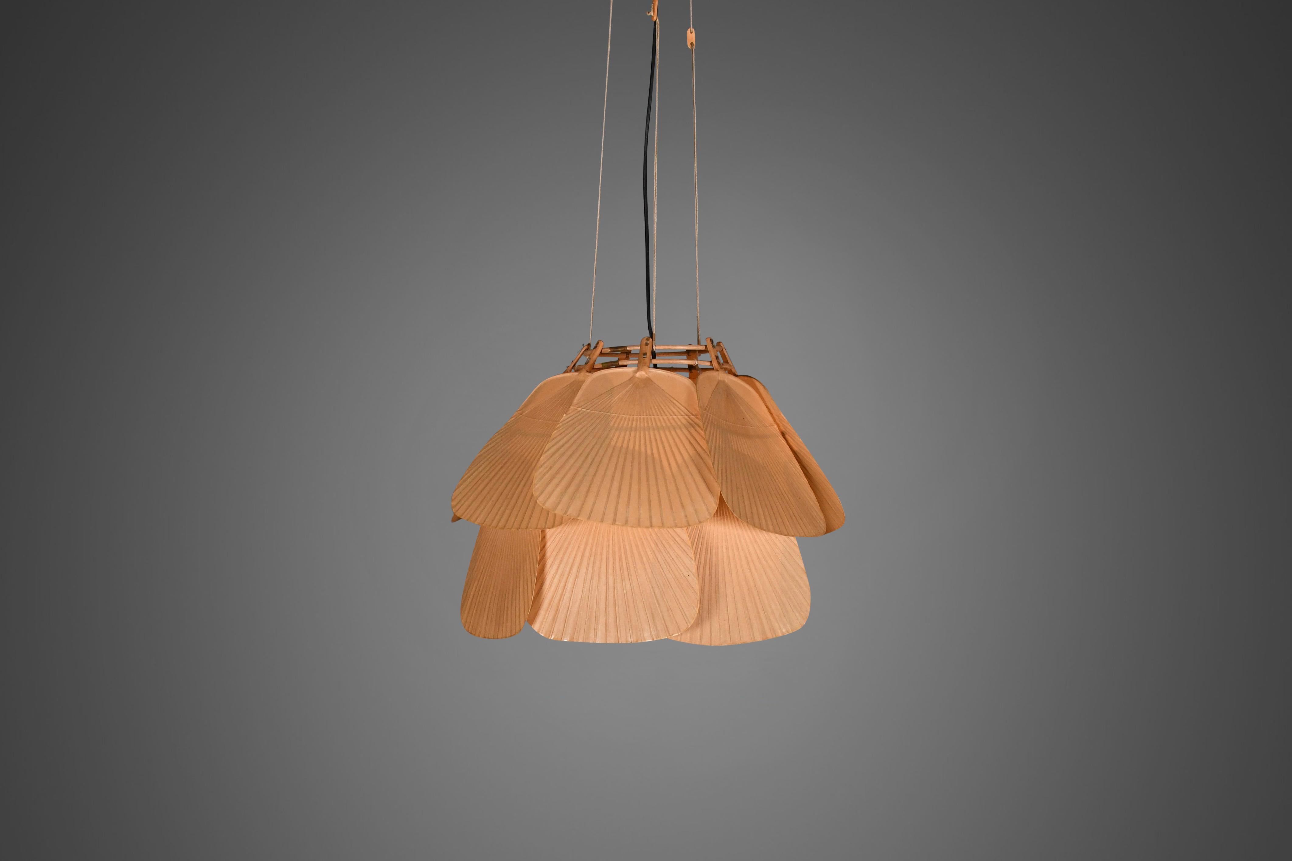 Tedesco Bellissimo lampadario Uchiwa 'Ju Yon' di Ingo Maurer, Germania, anni '70 in vendita