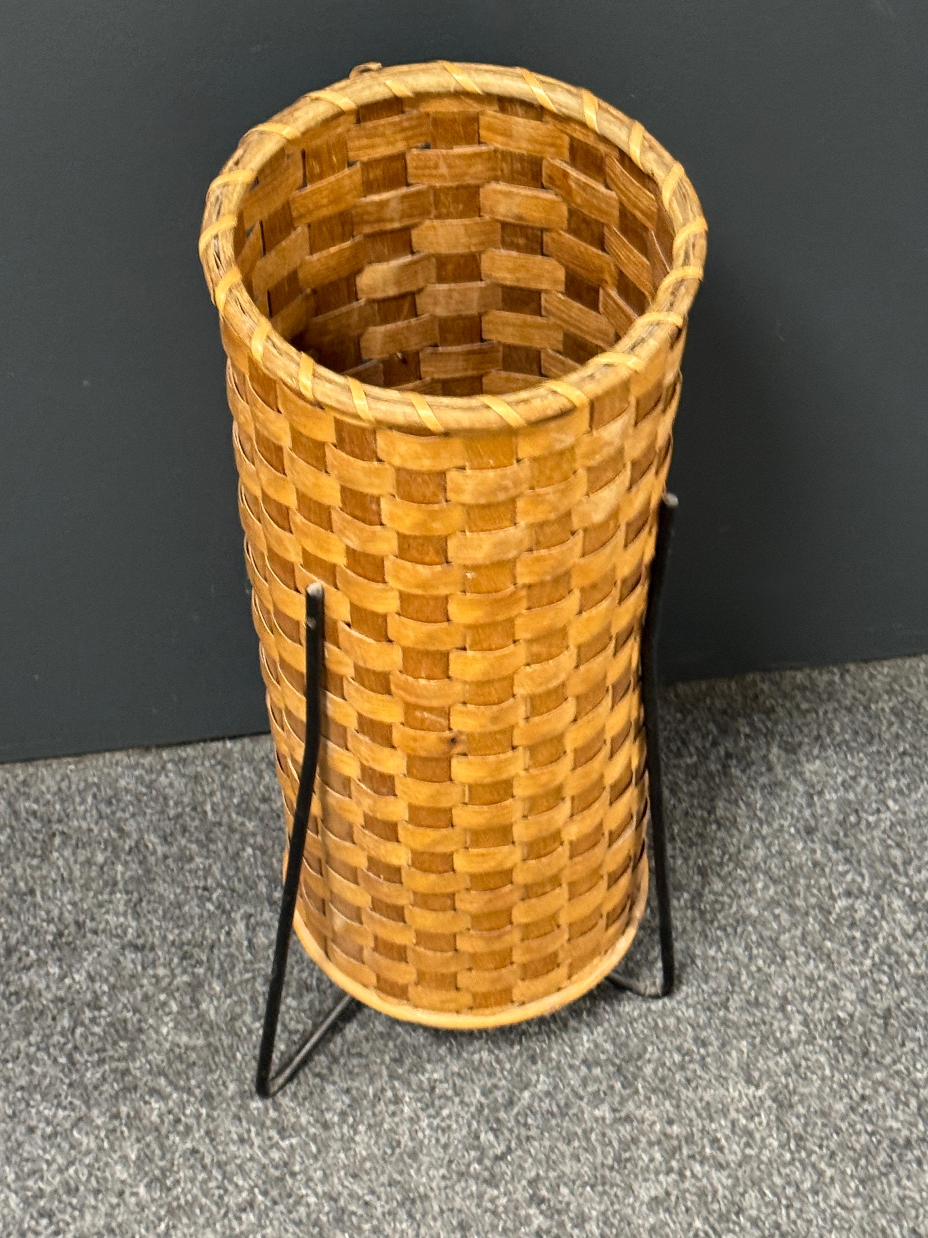 Beautiful Umbrella Stand Wickerwork and String, 1960s, Italy In Good Condition For Sale In Nuernberg, DE
