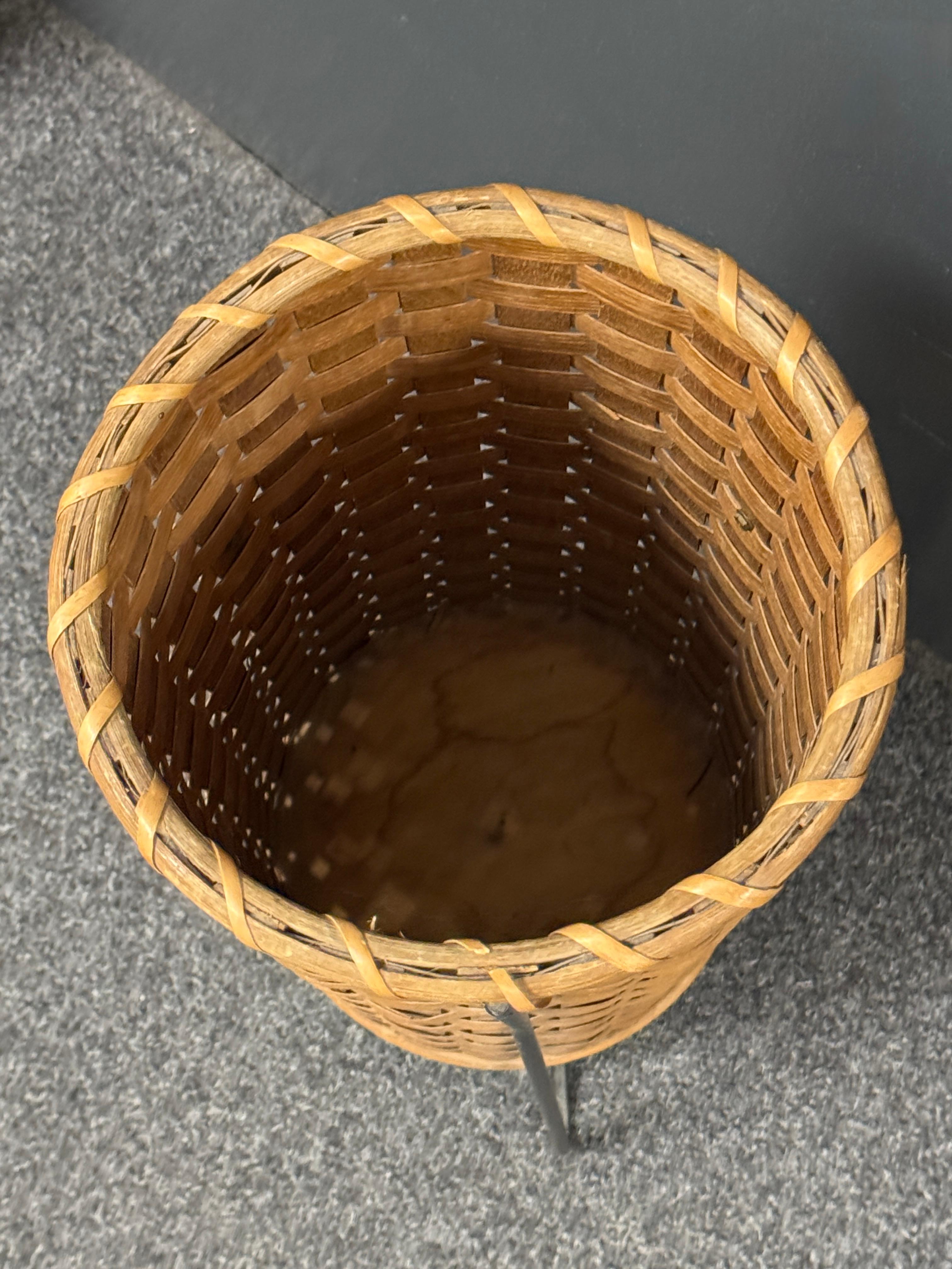 Beautiful Umbrella Stand Wickerwork and String, 1960s, Italy For Sale 1