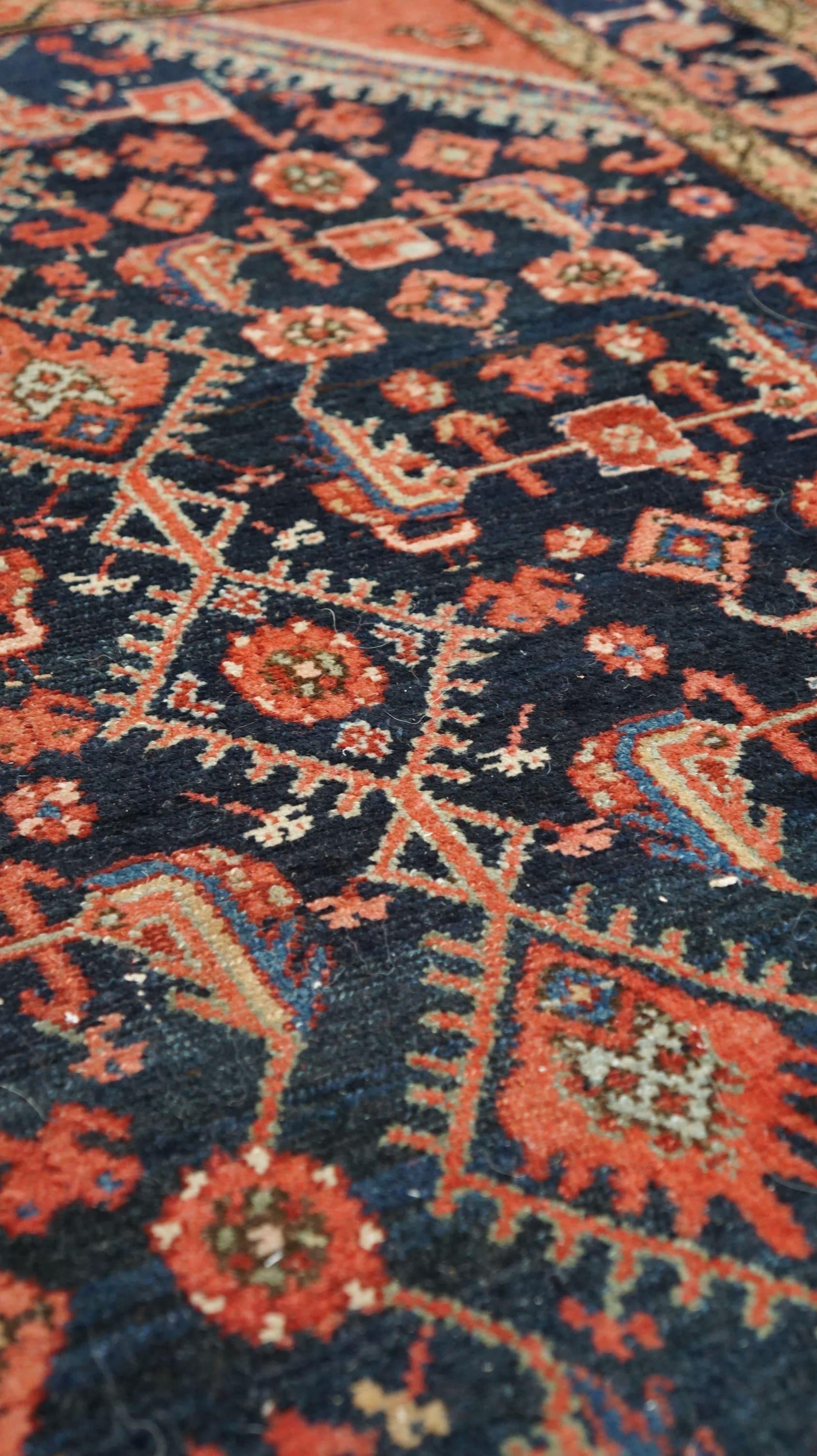 Beautiful, unique, old and colorful vintage oriental rug 145x110cm In Fair Condition For Sale In Harderwijk, NL