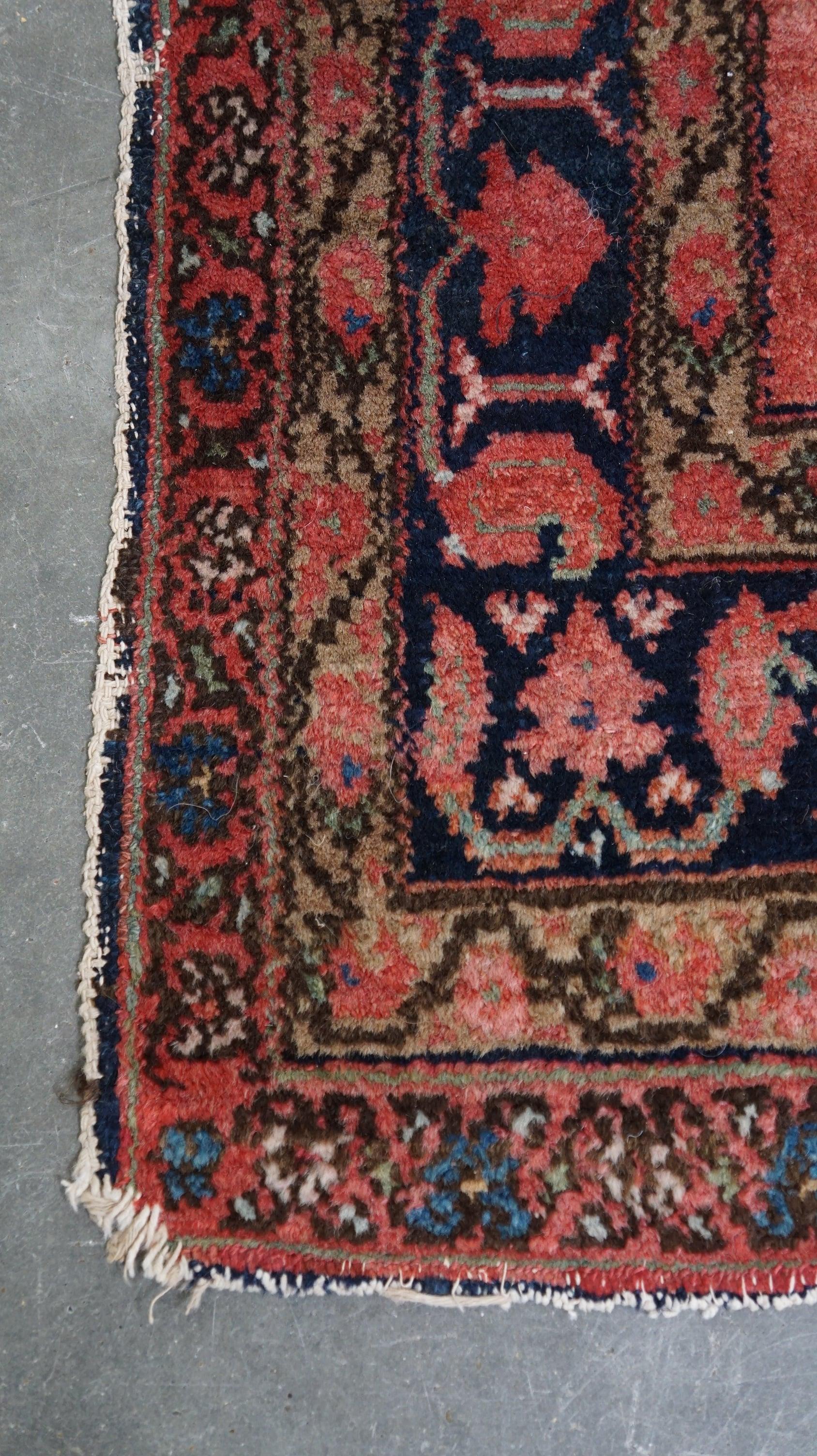 20th Century Beautiful, unique, old and colorful vintage oriental rug 145x110cm For Sale