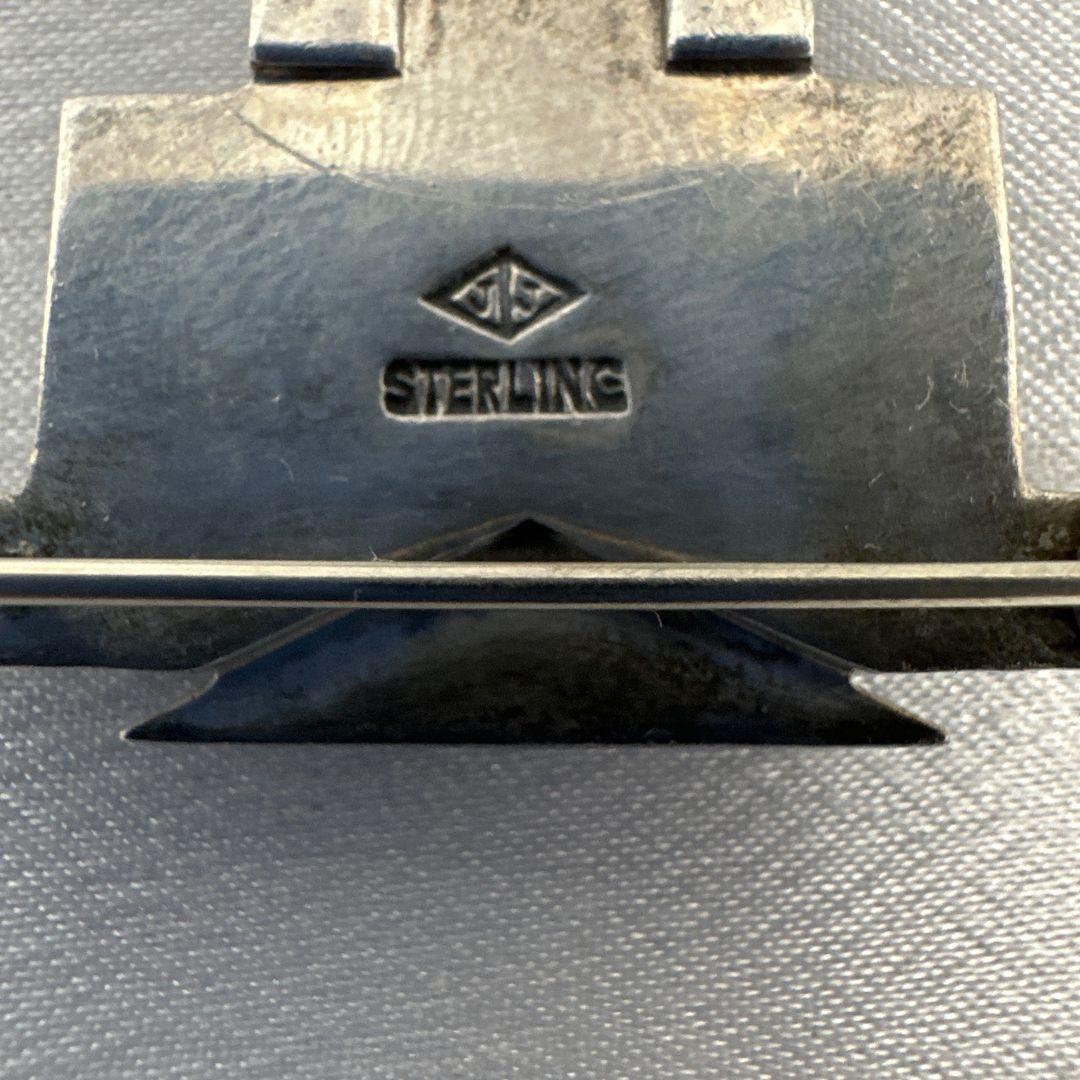 Schöne einzigartige Tropfenbrosche/Anstecknadel aus Sterlingsilber mit Onyxkristall im Zustand „Hervorragend“ im Angebot in Jacksonville, FL