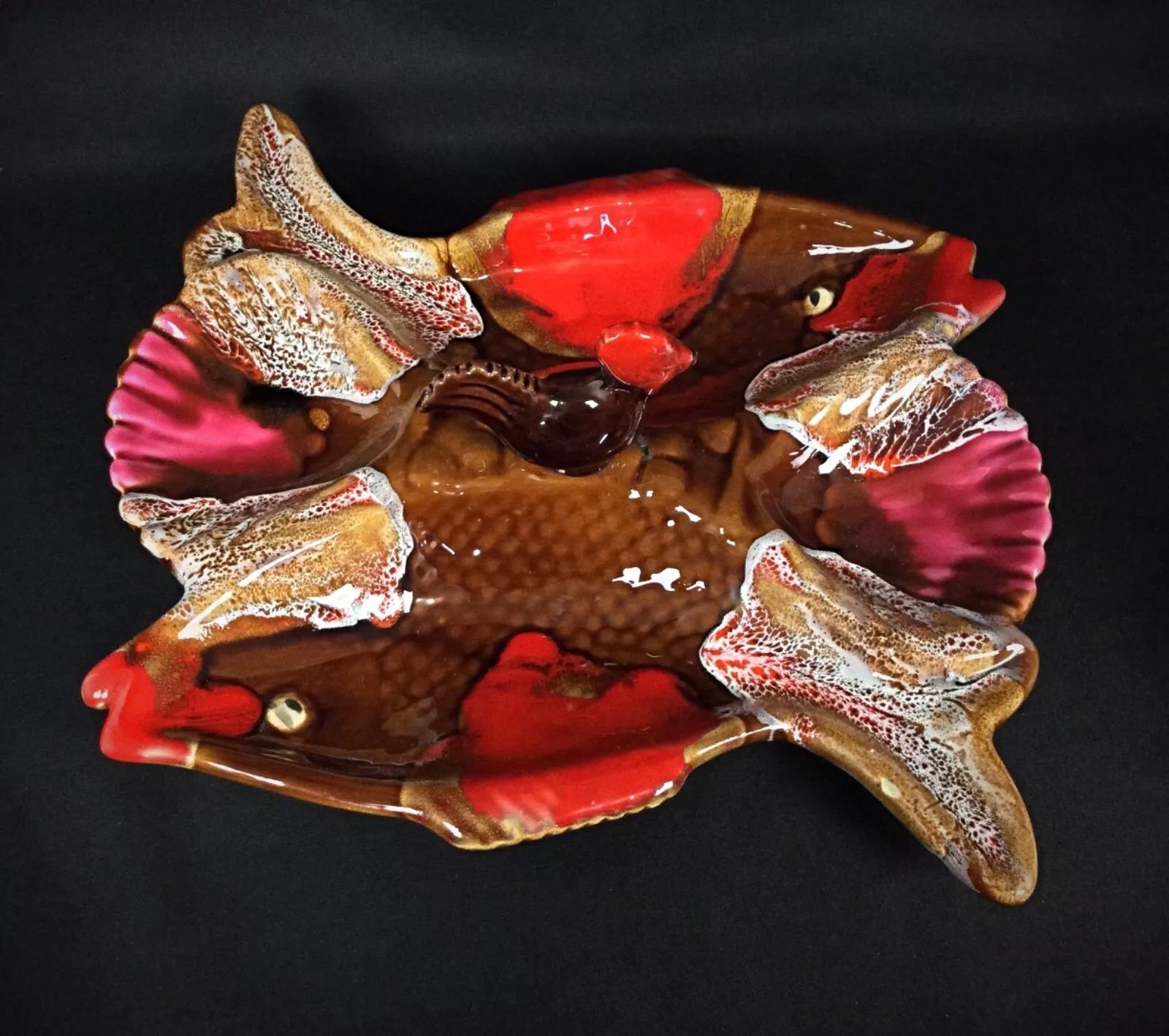 Ceramic Beautiful Vallauris Compartmentalized Appetizer Dish – Fish and Rooster  - 2Y284 For Sale