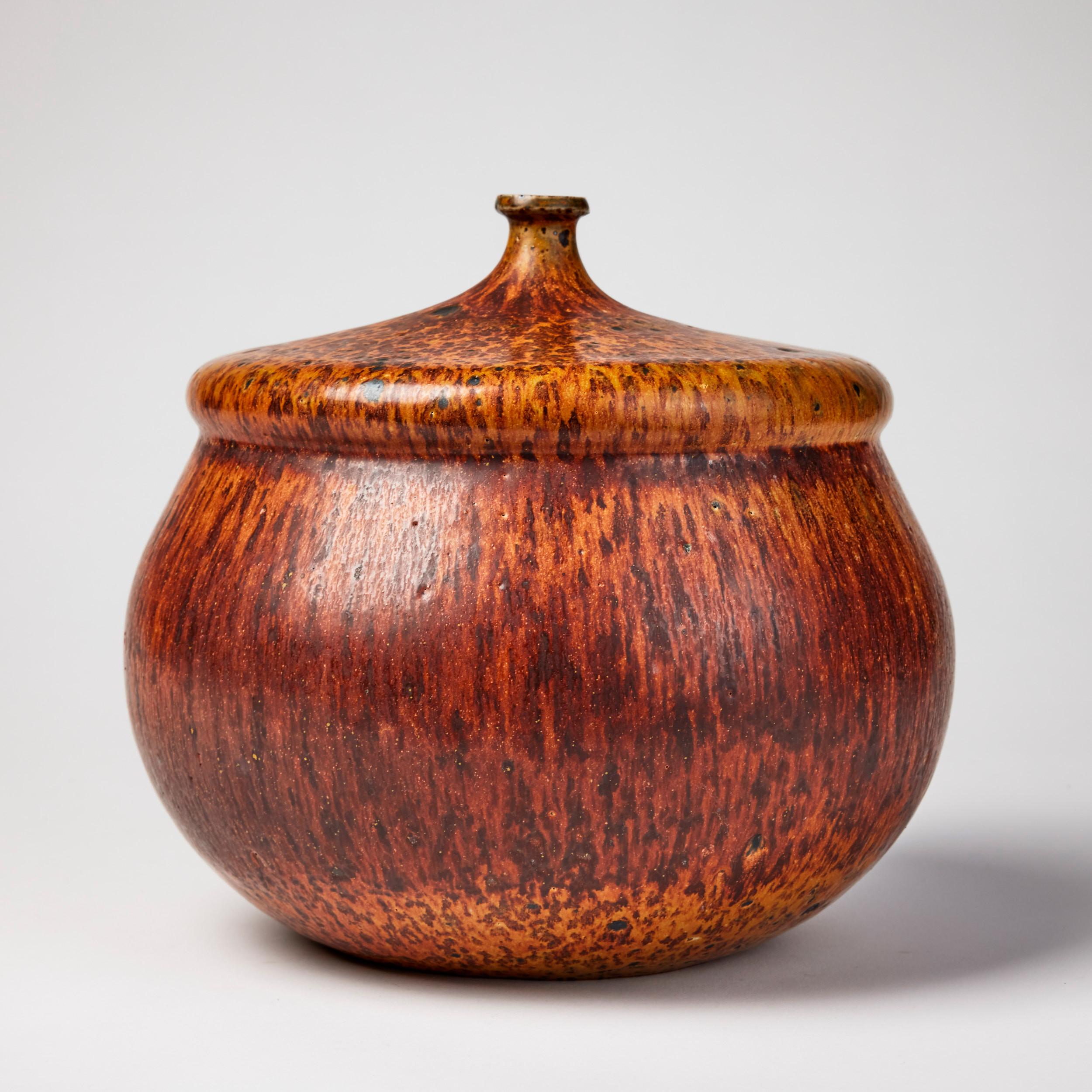 Schöne Vase des schwedischen Keramikkünstlers Claes Thell (Skandinavische Moderne) im Angebot