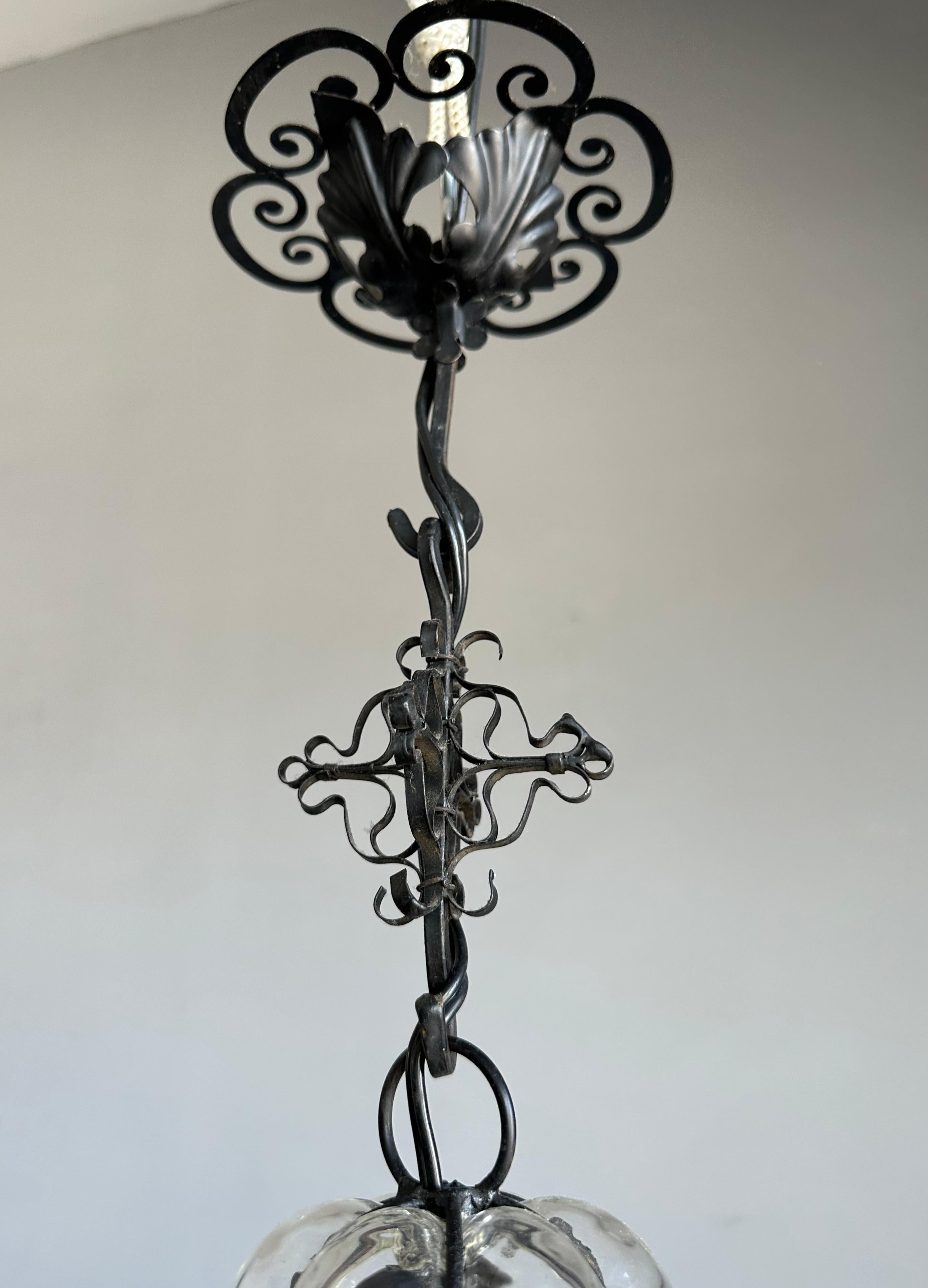 Beautiful Venetian Murano Pendant Light, Clear Glass Mouth Blown into Iron Frame For Sale 2