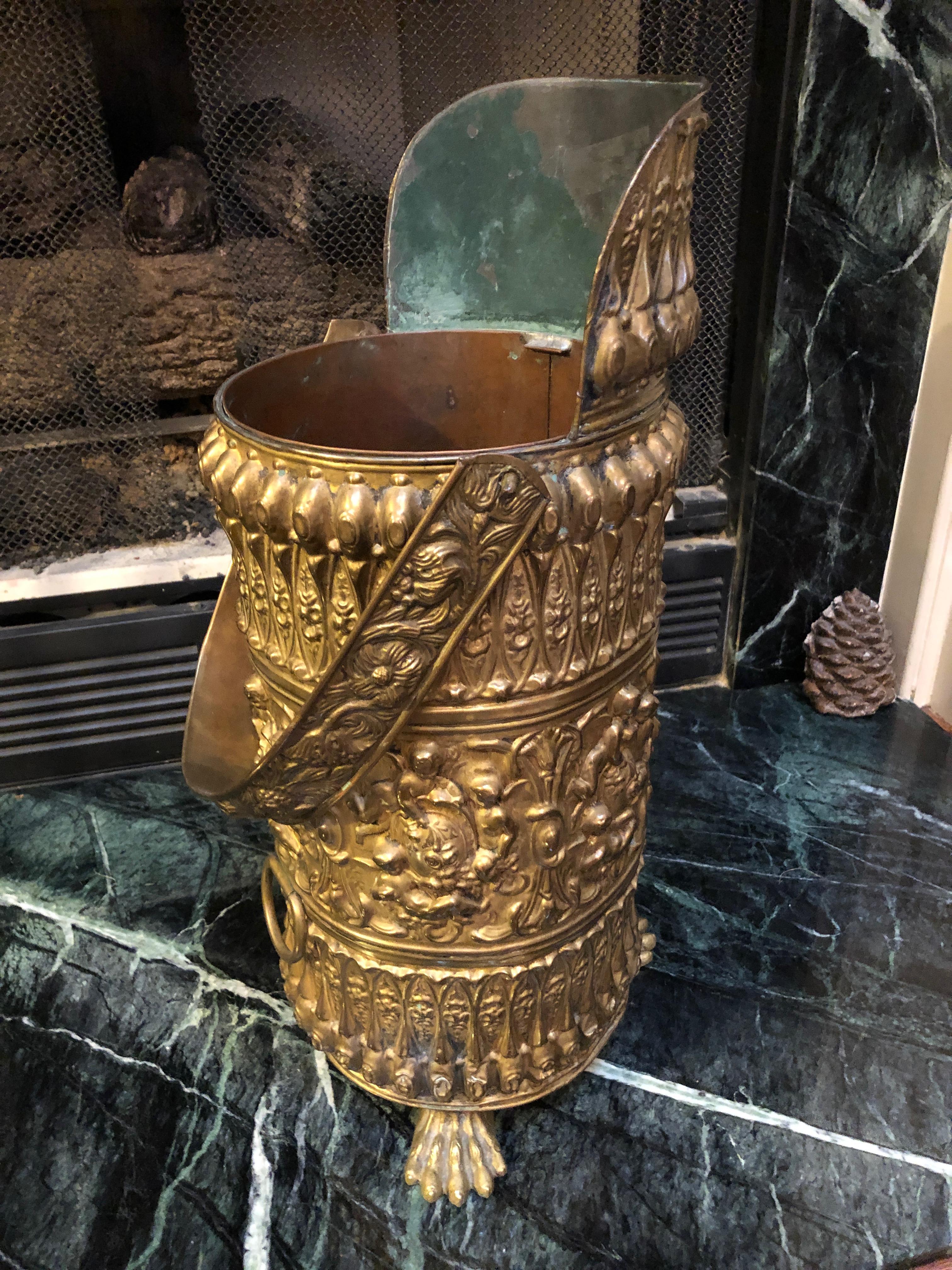 Mid-19th Century Beautiful Very Detailed Victorian Brass and Copper Coal Scuttle For Sale