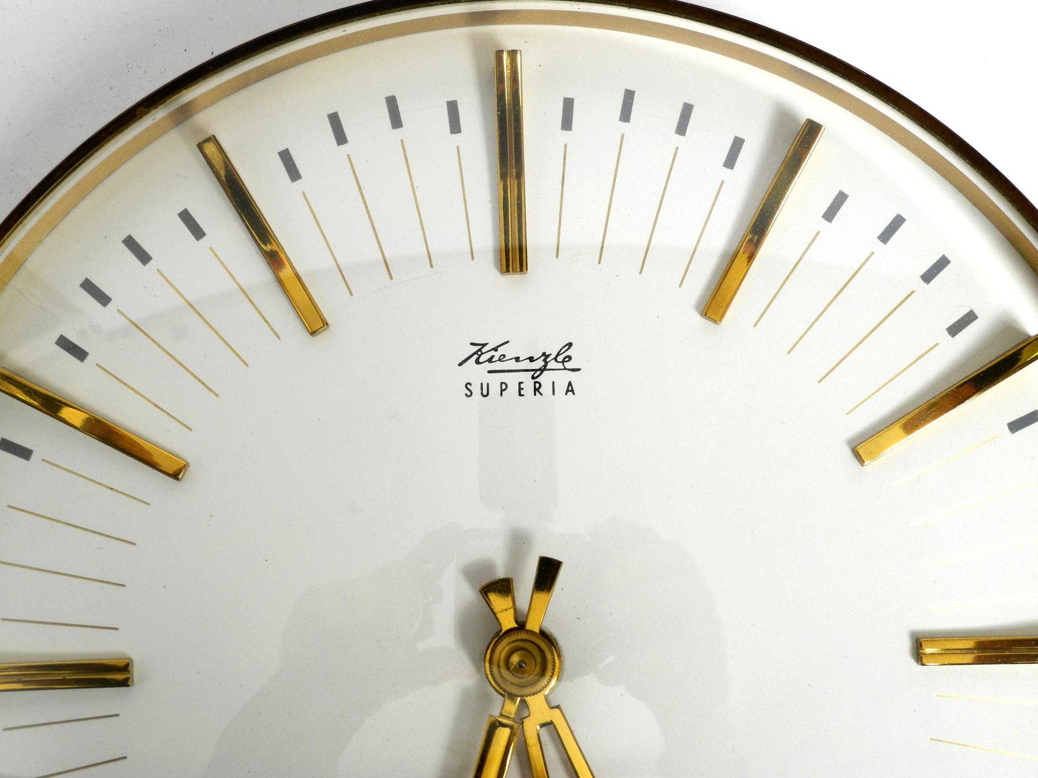 Beautiful, Very Elegant, Heavy Midcentury Kienzle Superia Brass Wall Clock In Good Condition In München, DE