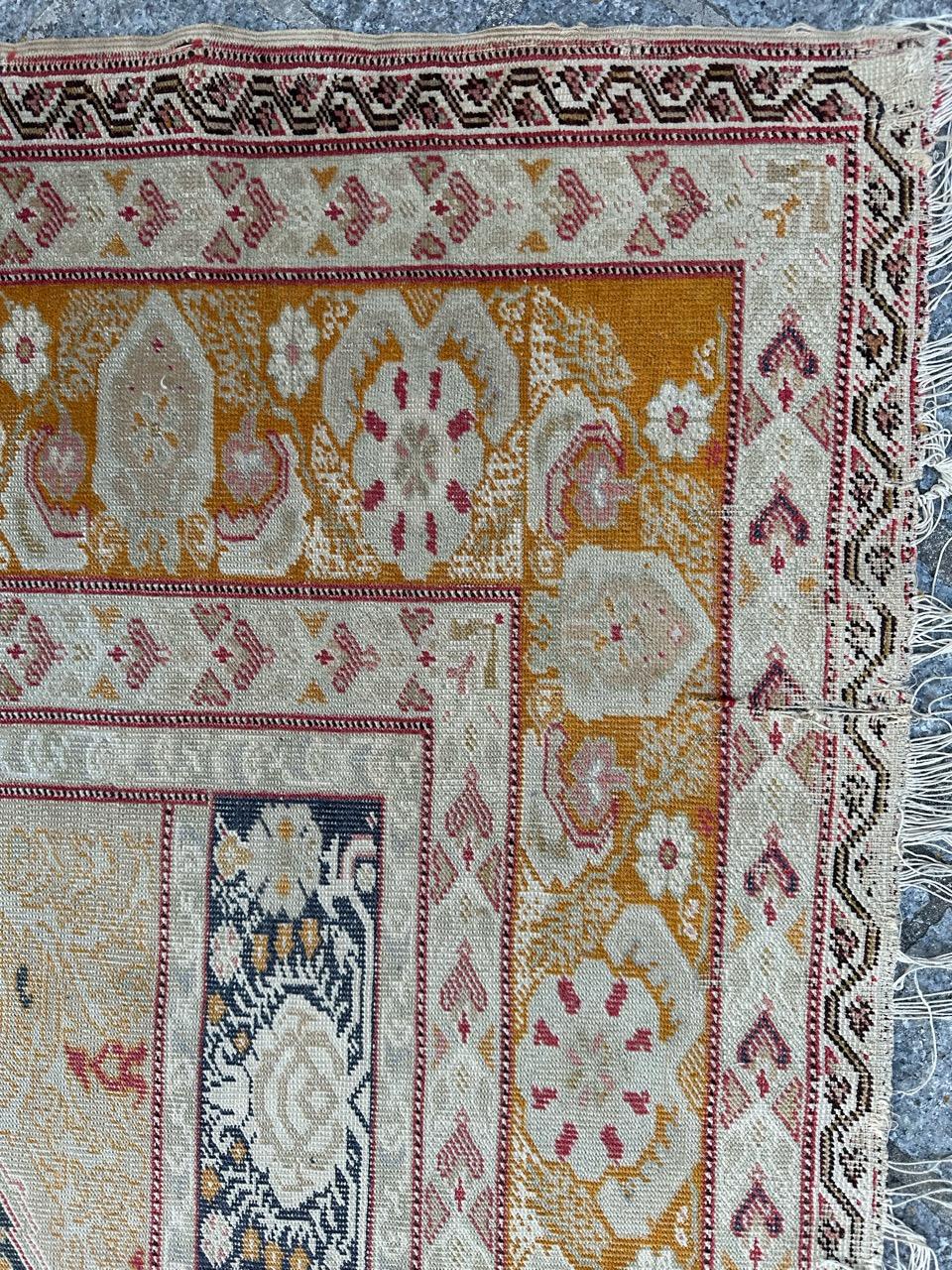 Schöner sehr feiner antiker türkischer Yordes-Teppich in Notlage im Angebot 2