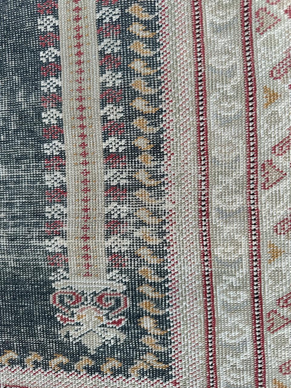 Schöner sehr feiner antiker türkischer Yordes-Teppich in Notlage im Angebot 7