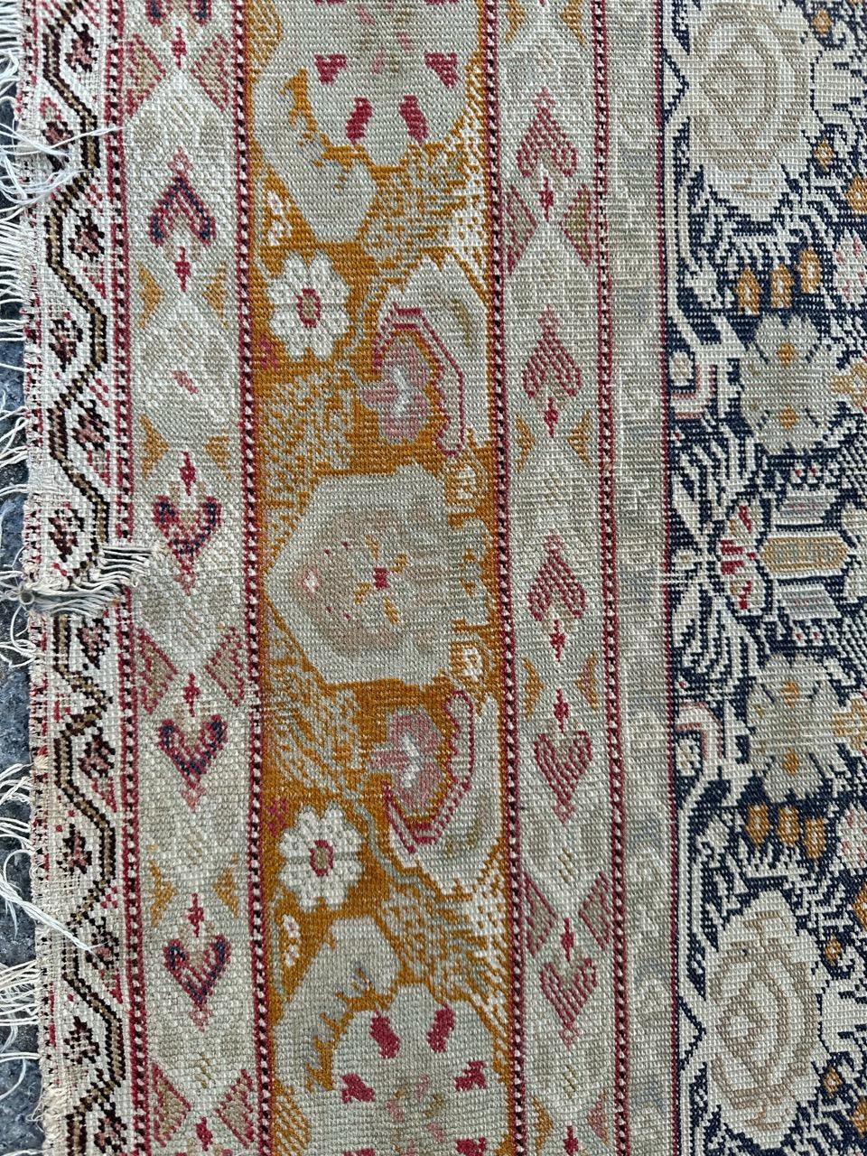 Schöner sehr feiner antiker türkischer Yordes-Teppich in Notlage im Angebot 11