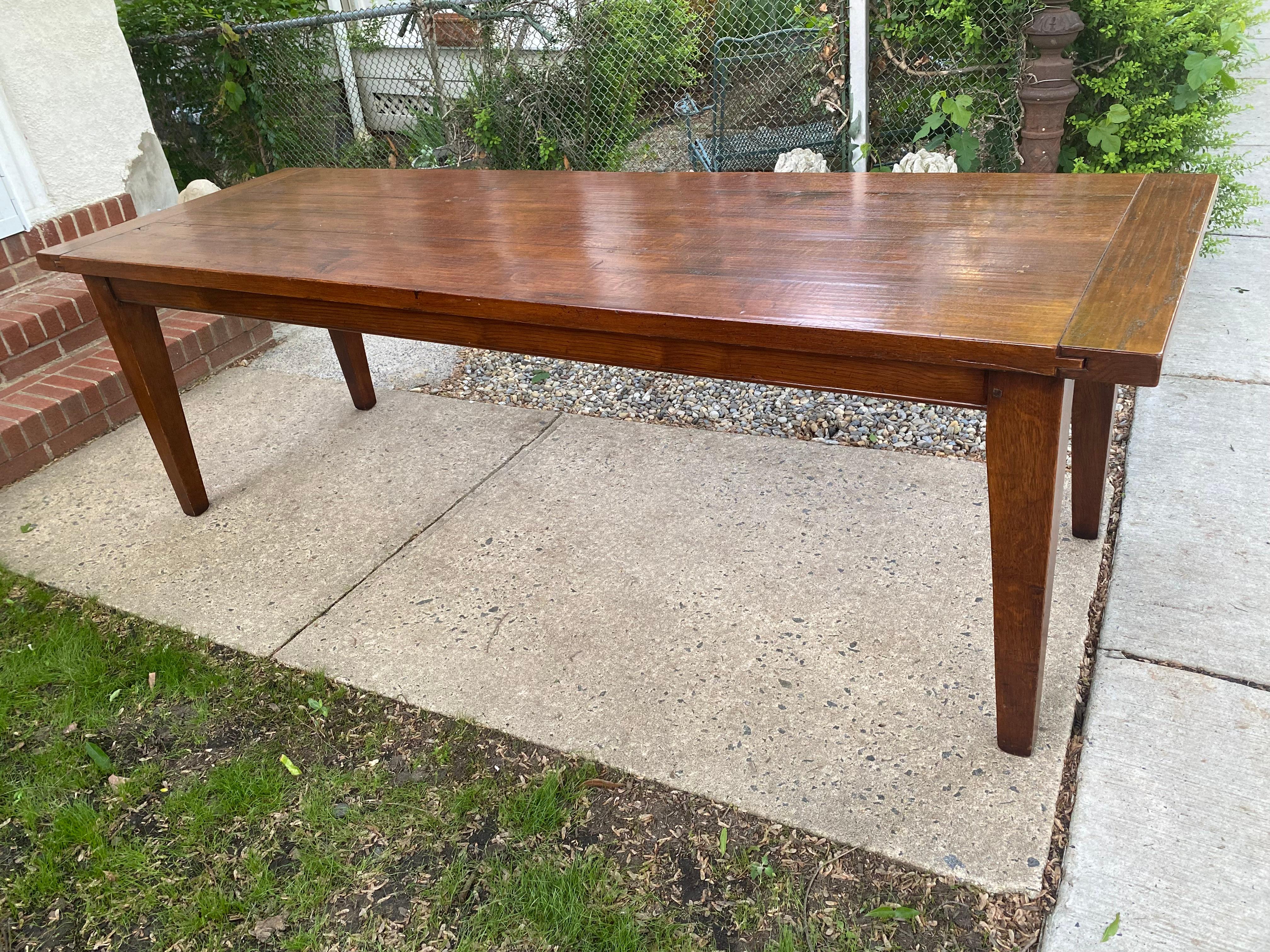 Magnifique très longue table de salle à manger de ferme en chêne français d'époque 3