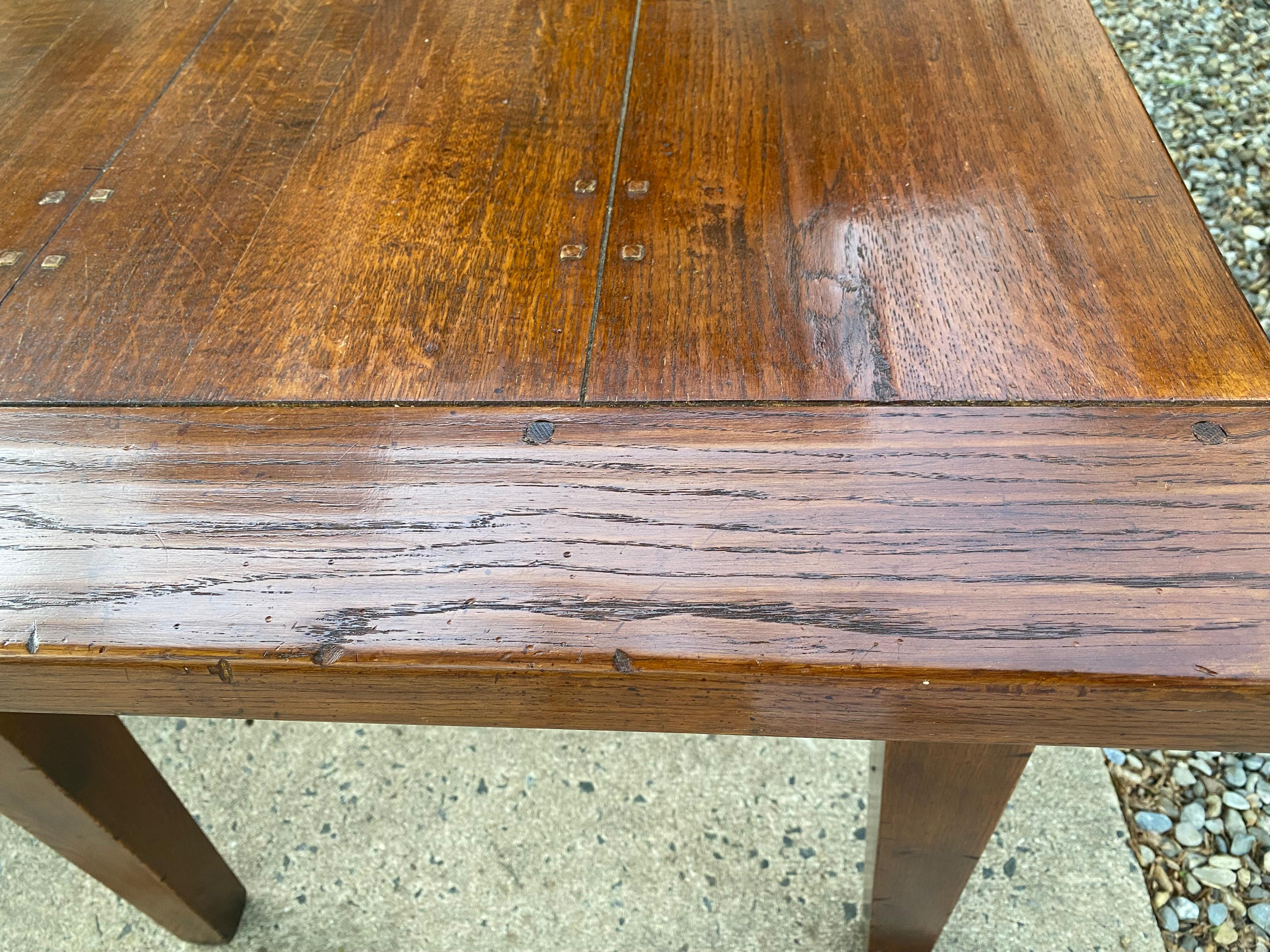 Magnifique très longue table de salle à manger de ferme en chêne français d'époque 5