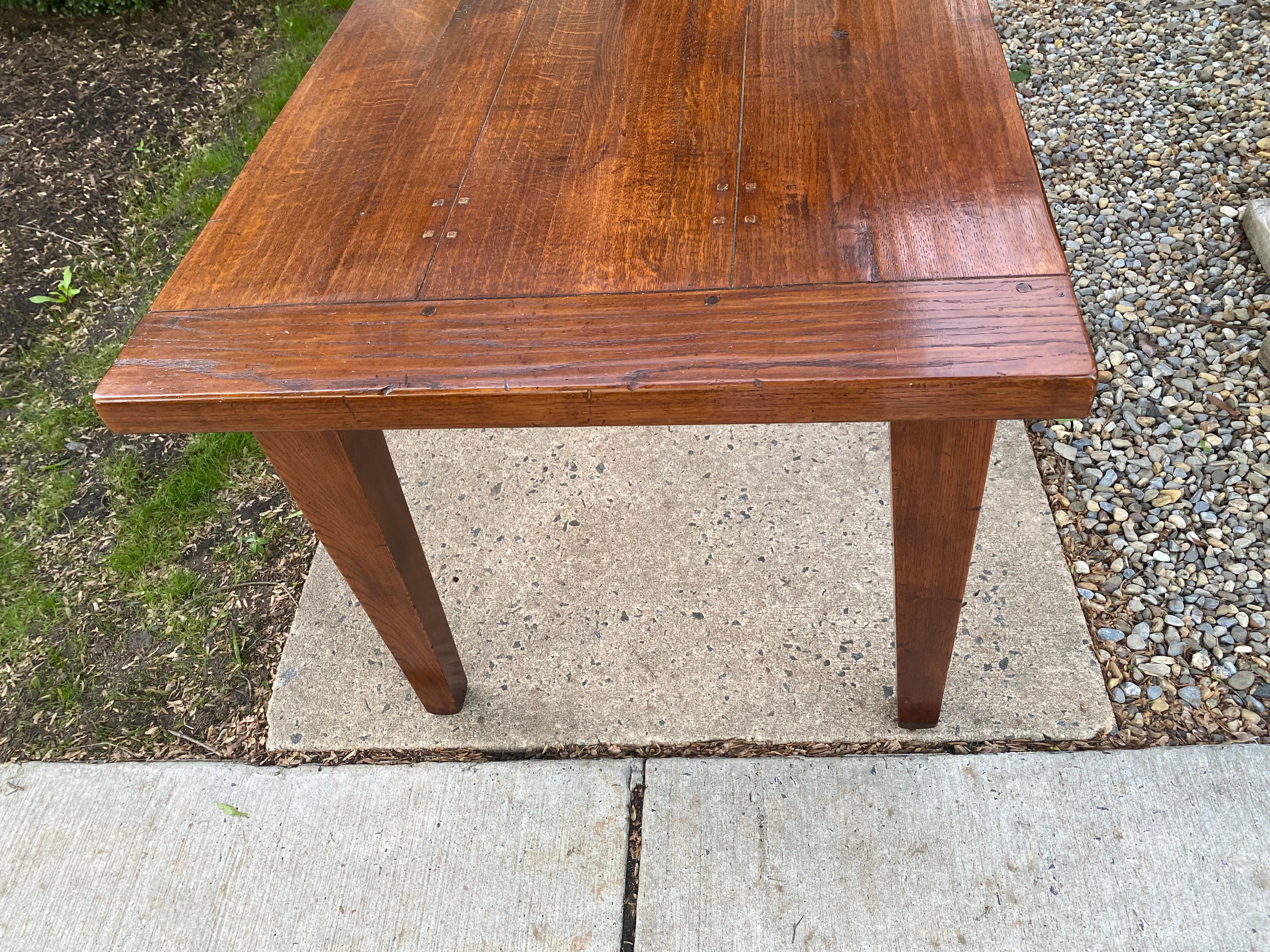 Magnifique très longue table de salle à manger de ferme en chêne français d'époque 6