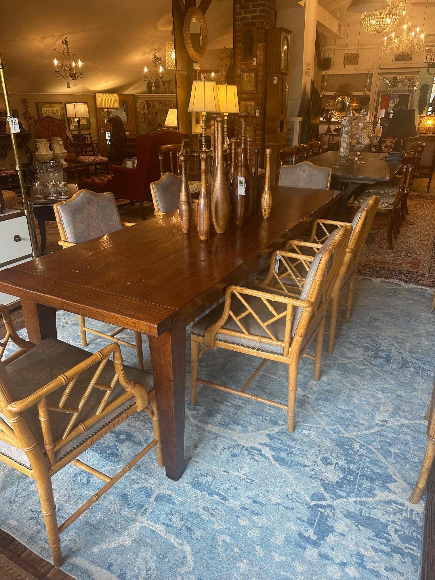 Magnifique très longue table de salle à manger de ferme en chêne français d'époque 9