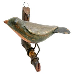 Precioso pájaro de madera tallada a mano de Vichtauer, arte popular de la Selva Negra, Austria, años 1860