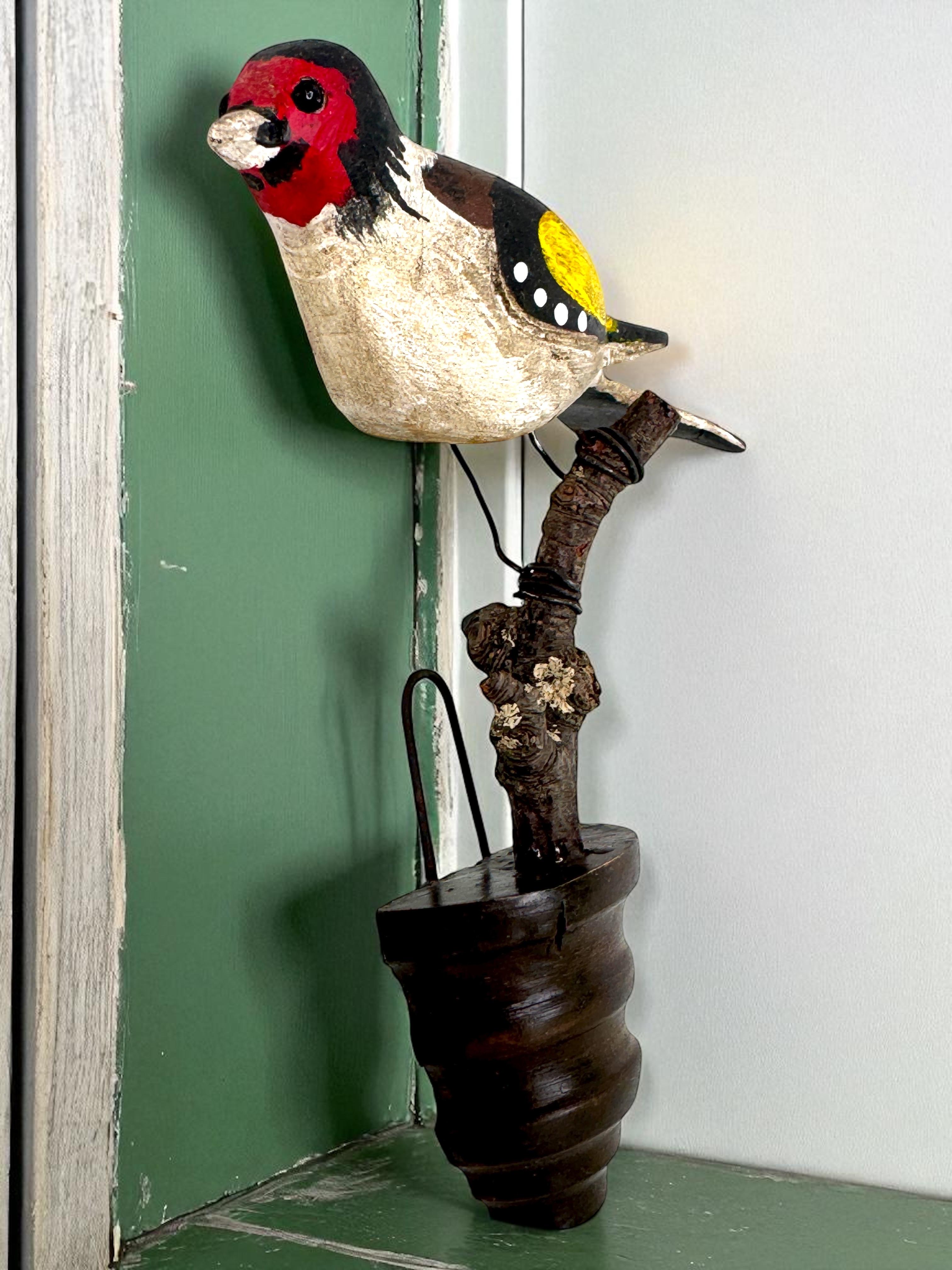 Bellissimo uccello in legno intagliato a mano Vichtauer, Black Forest Folk Art, Austria, anni '1910 in vendita 2